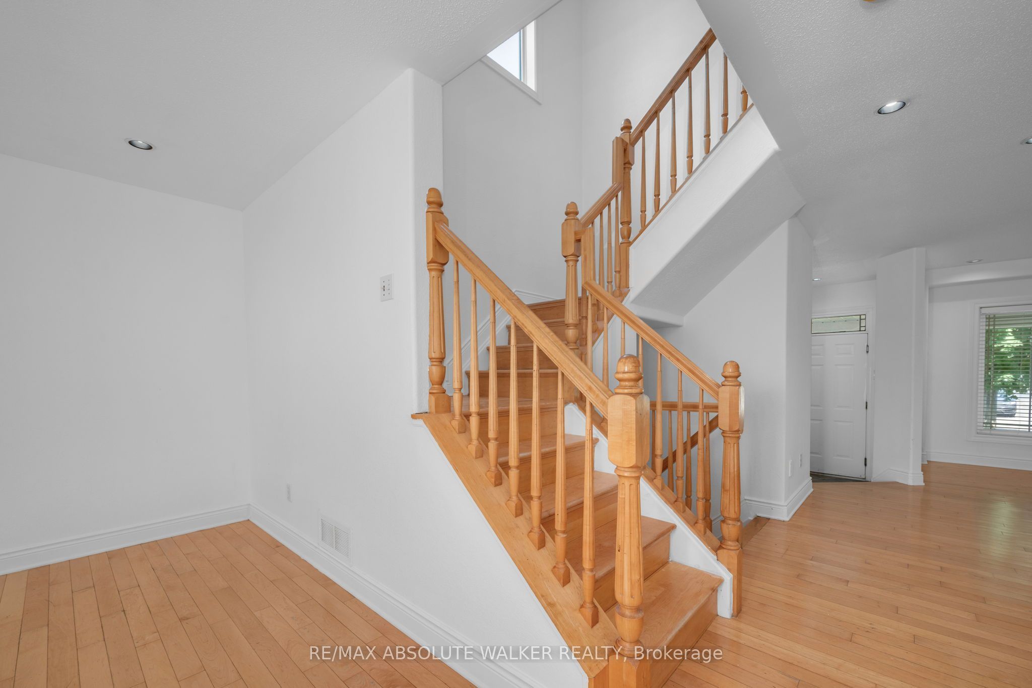 2269 Sandman Crescent Property Photo 6