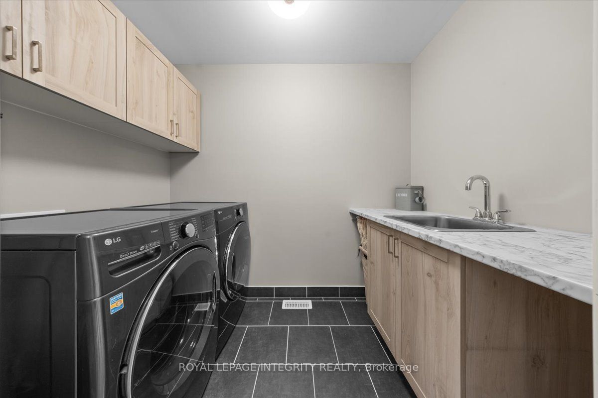 715 Cap Diamant Way Property Photo 28
