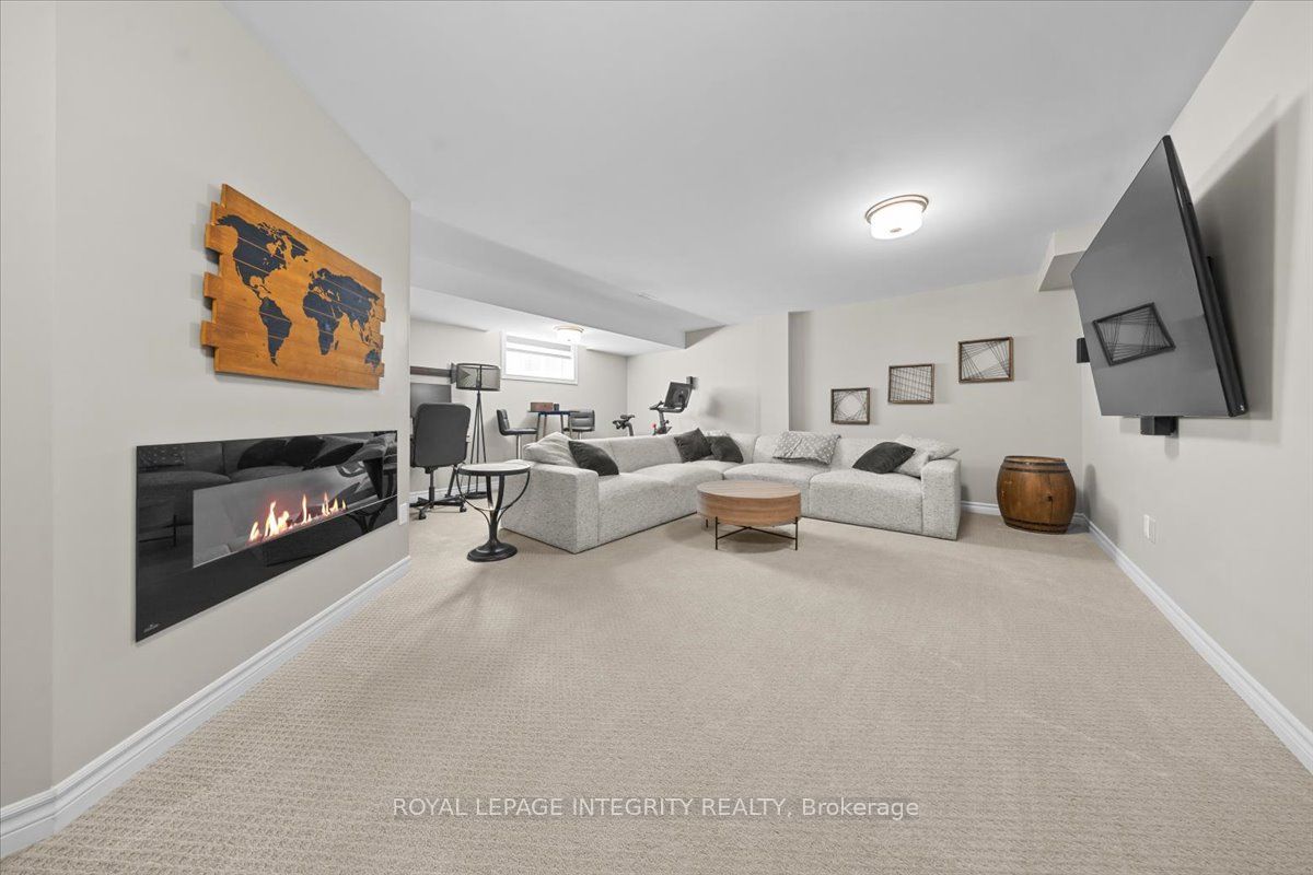 715 Cap Diamant Way Property Photo 31