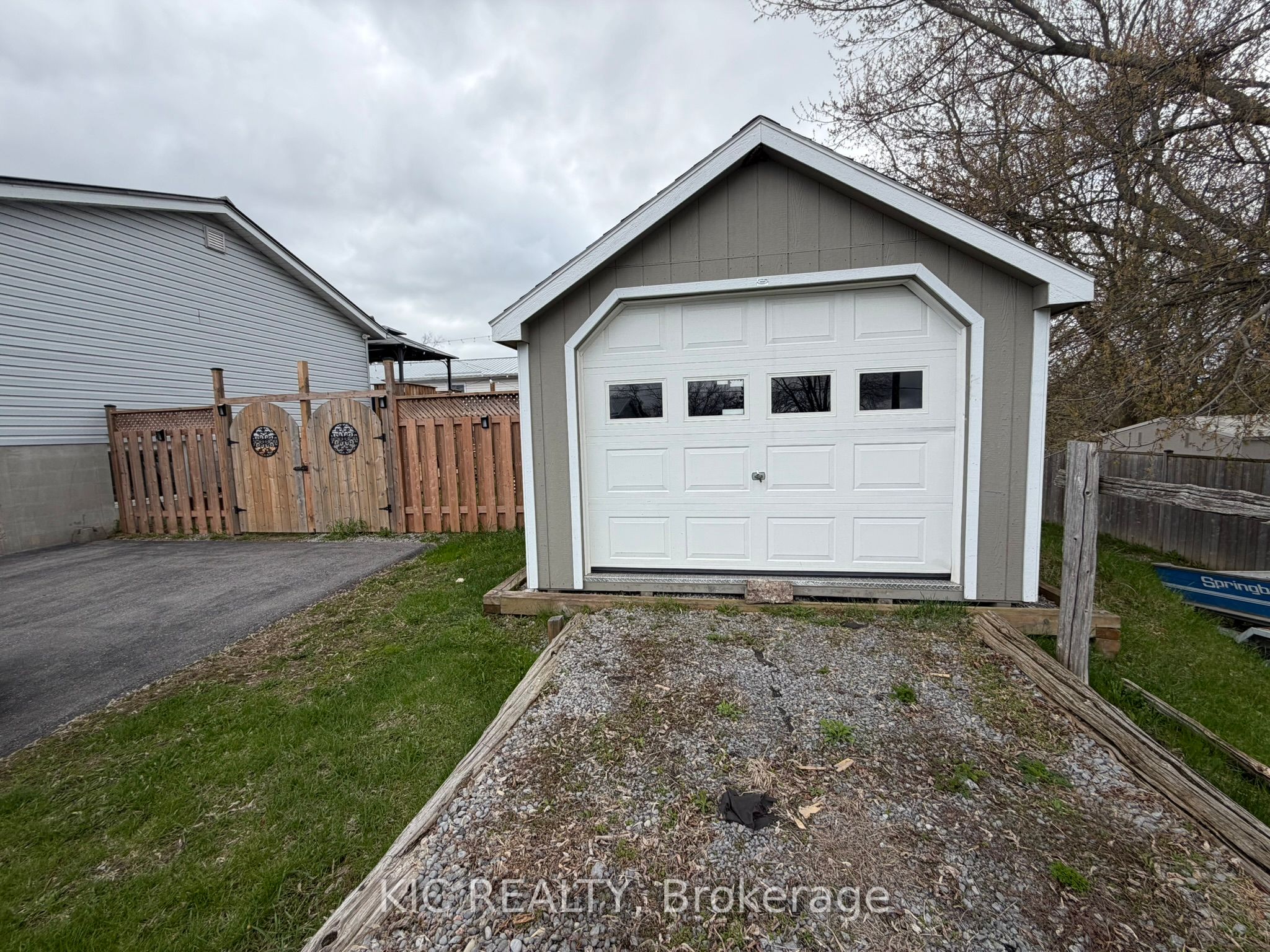 3 Creekside Drive Property Photo 3