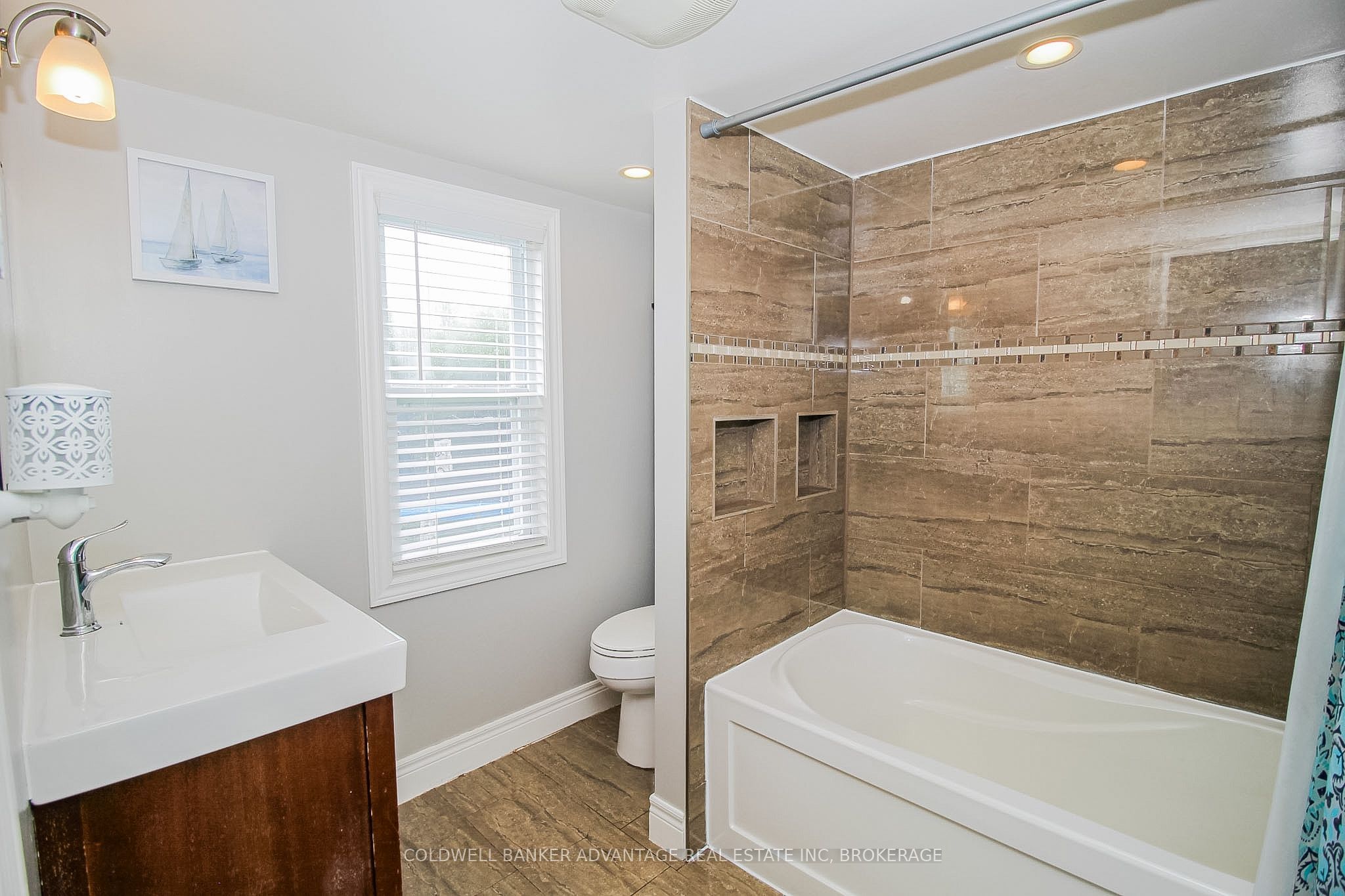 3747 Bowen Road Property Photo 14