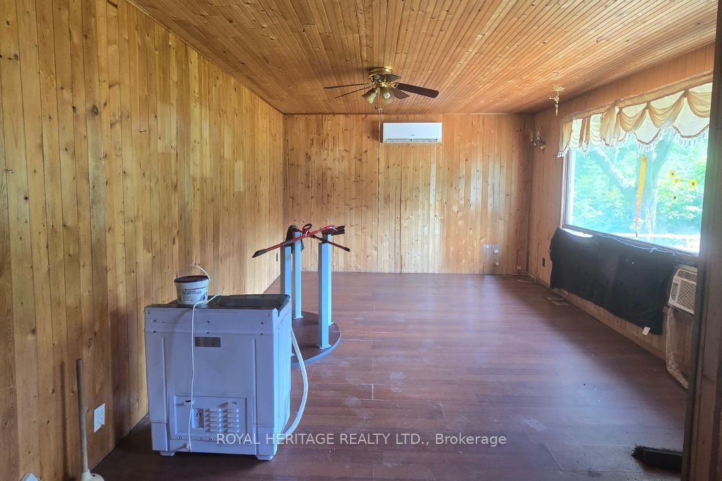 1590 Elm Tree Road Property Photo 6