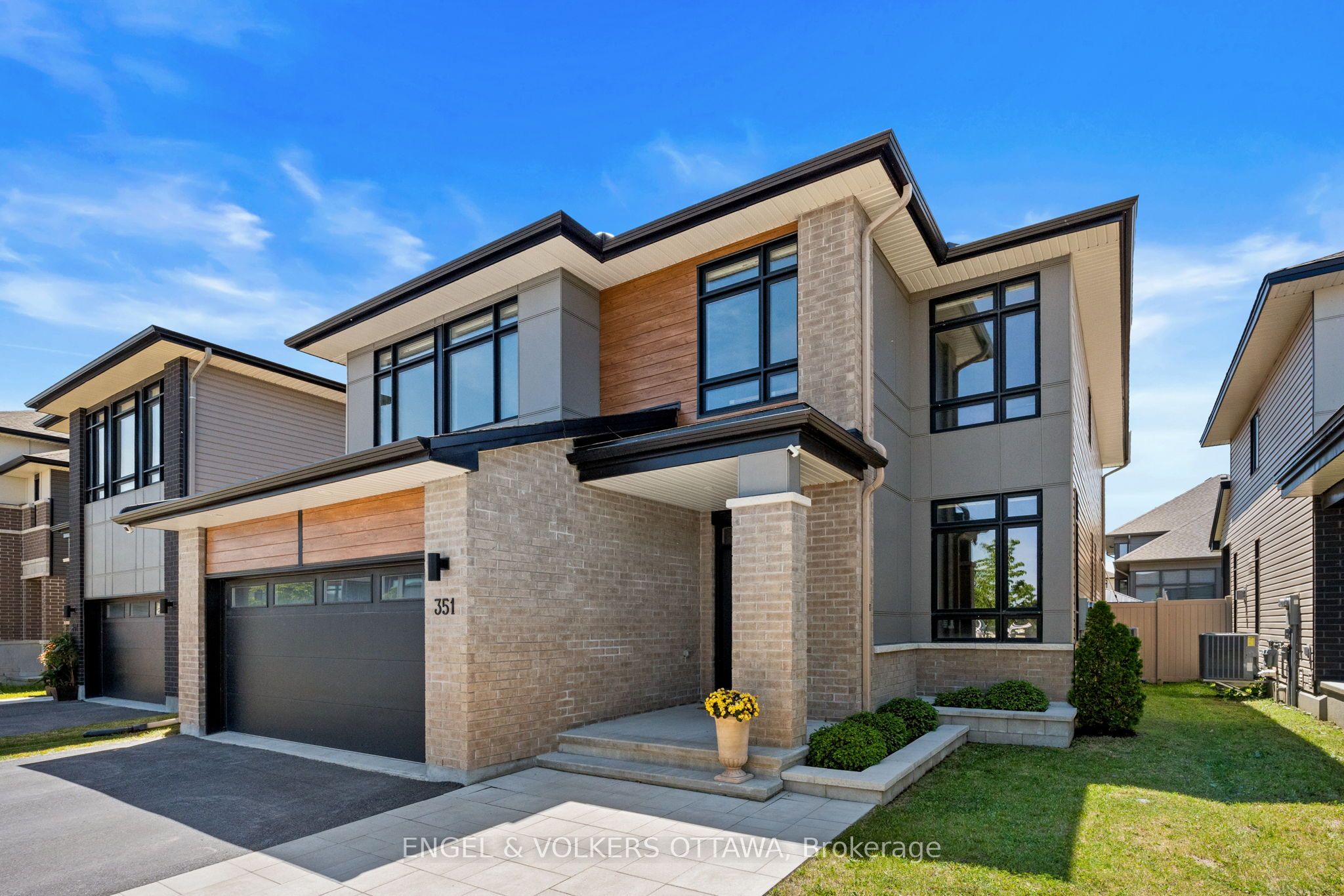 351 Shuttleworth Drive Property Photo 1