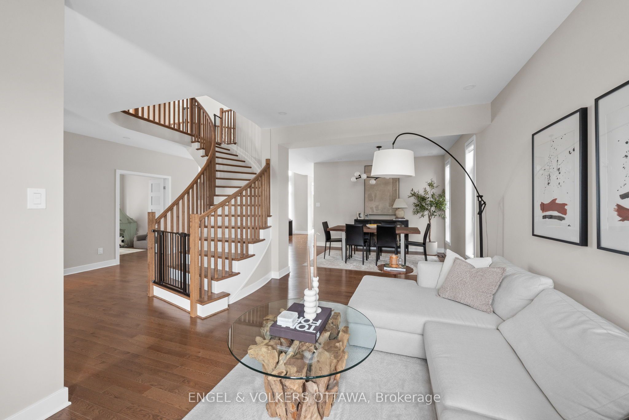 351 Shuttleworth Drive Property Photo 6