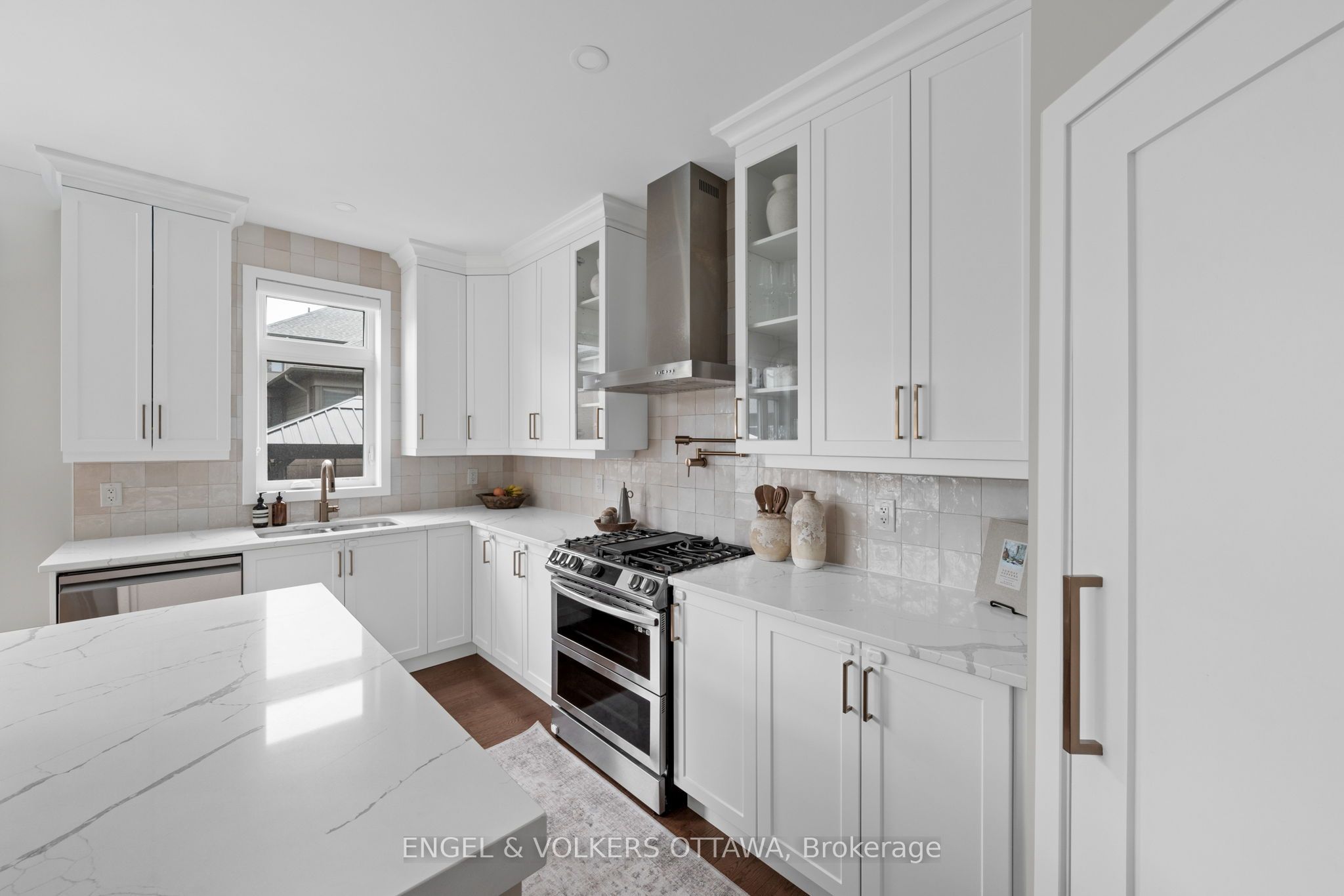351 Shuttleworth Drive Property Photo 16