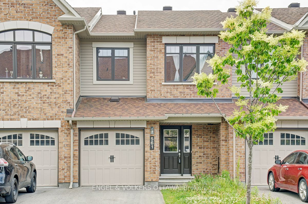 561 Petrichor Crescent Property Photo 1