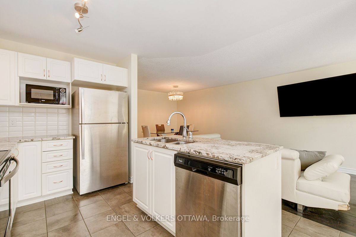 561 Petrichor Crescent Property Photo 8