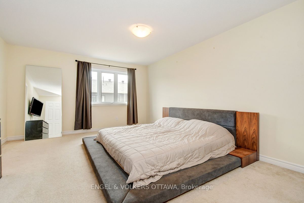 561 Petrichor Crescent Property Photo 11