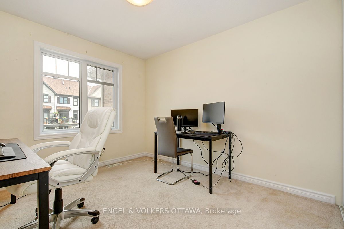 561 Petrichor Crescent Property Photo 16