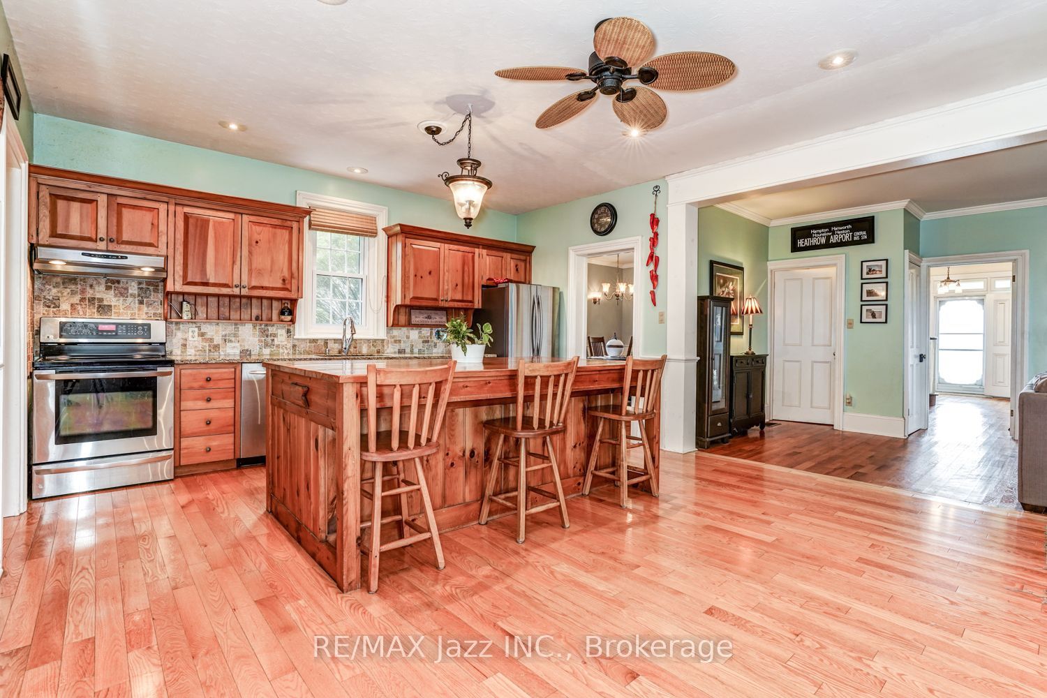 6300 6th Line Property Photo 6
