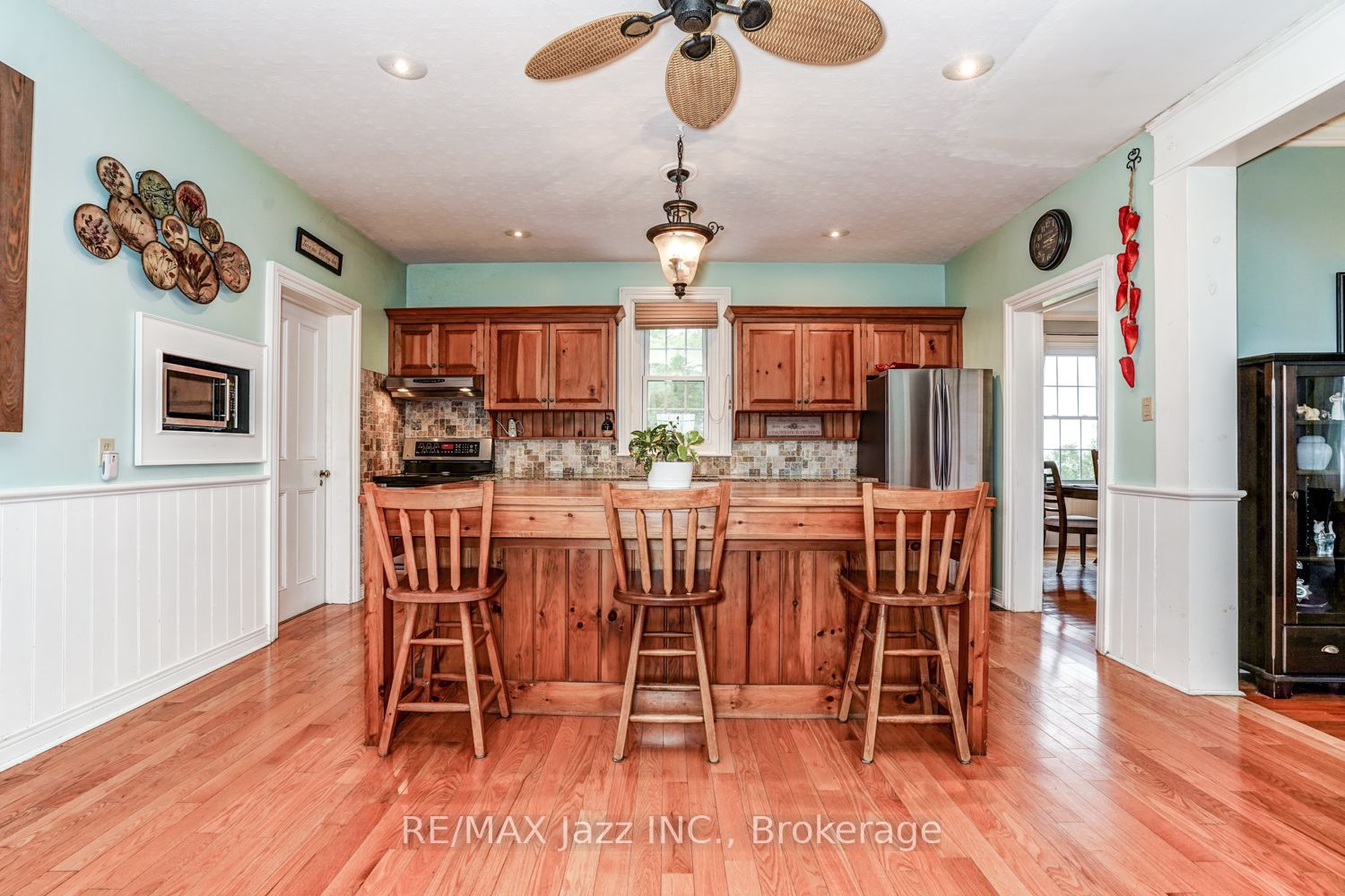6300 6th Line Property Photo 7
