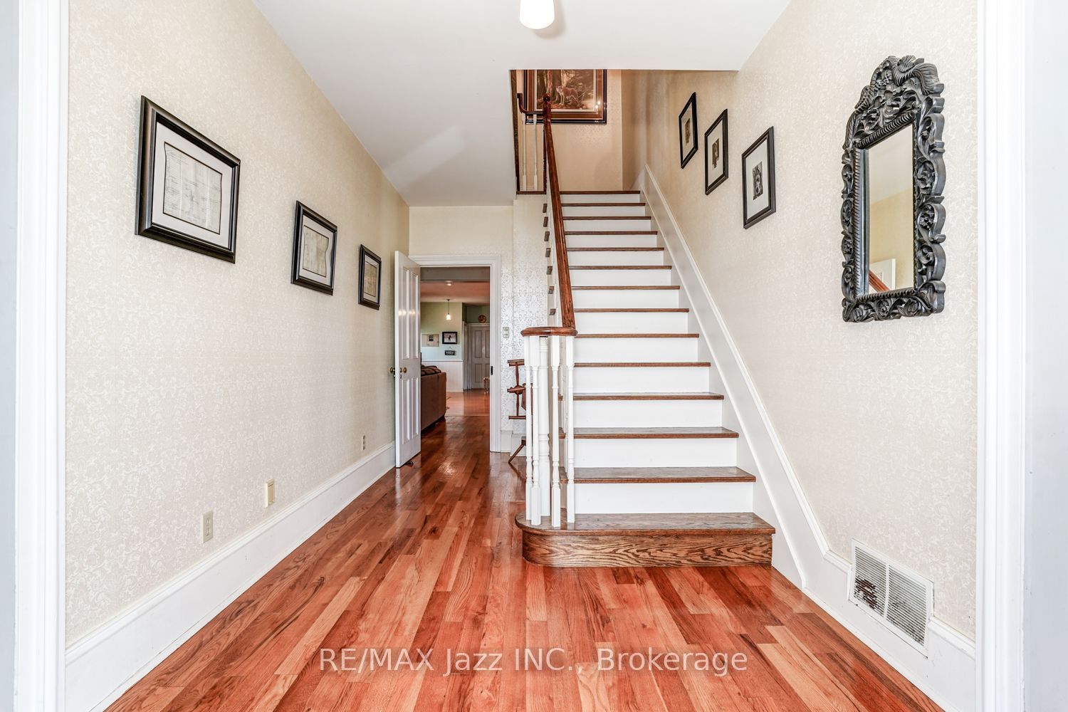6300 6th Line Property Photo 14