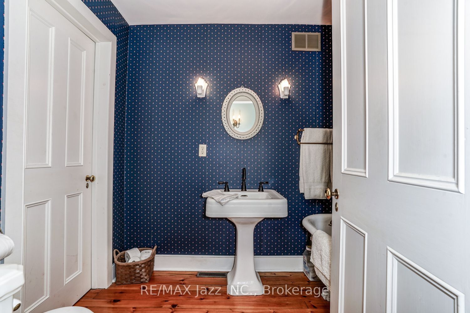 6300 6th Line Property Photo 21