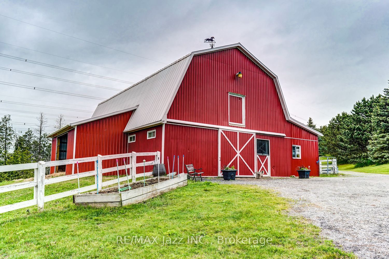 6300 6th Line Property Photo 28
