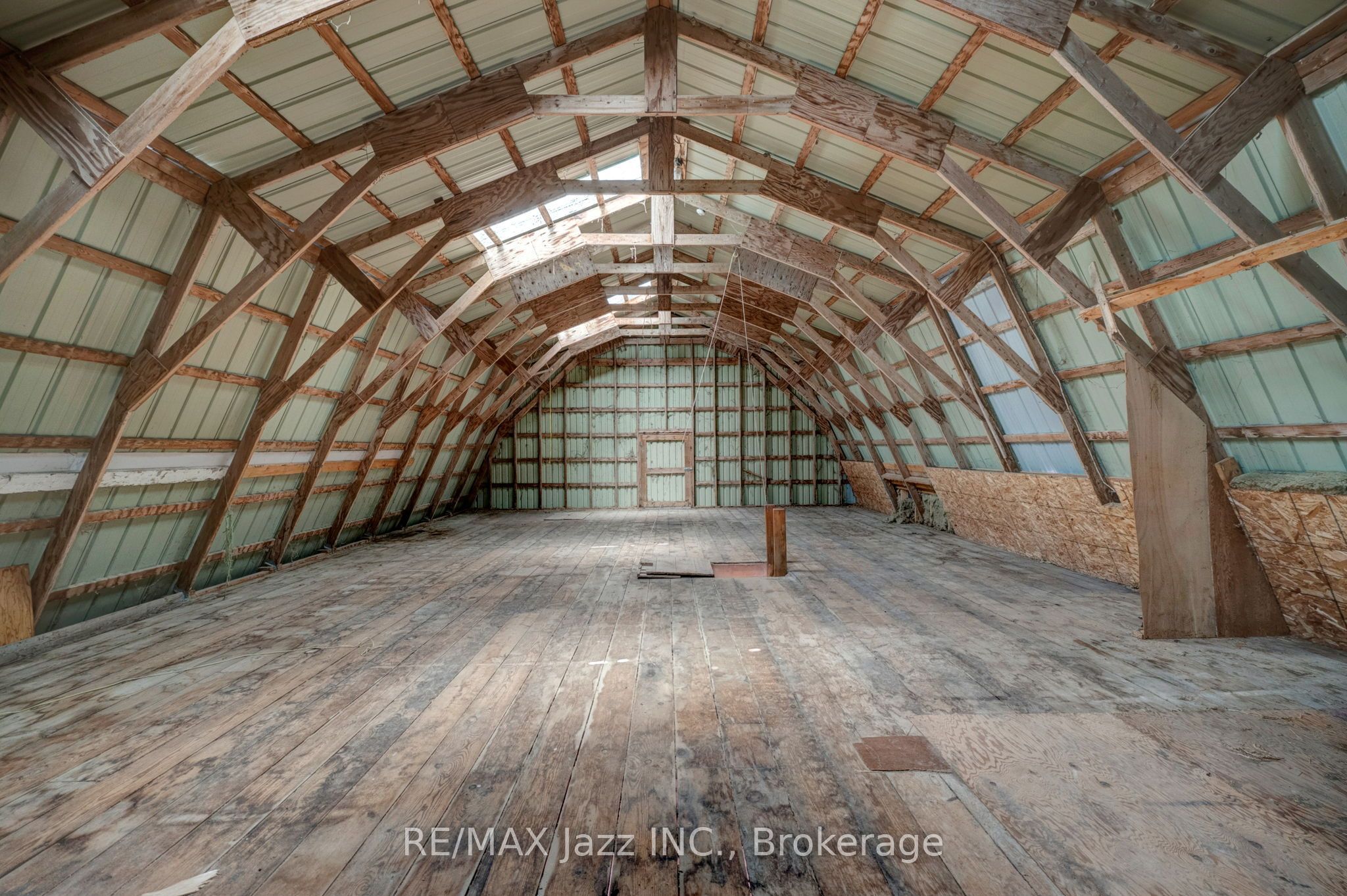 6300 6th Line Property Photo 35