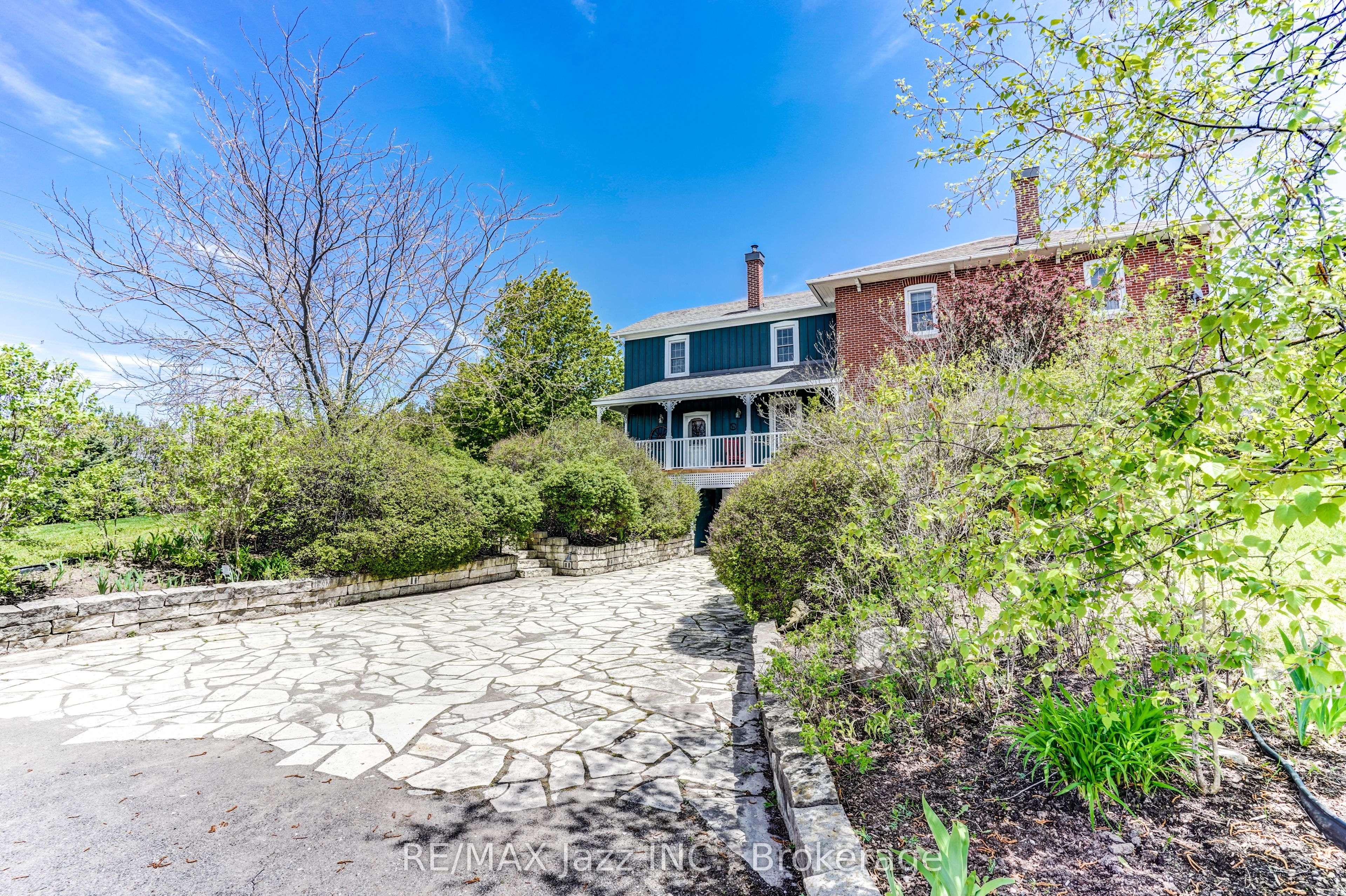 6300 6th Line Property Photo 40