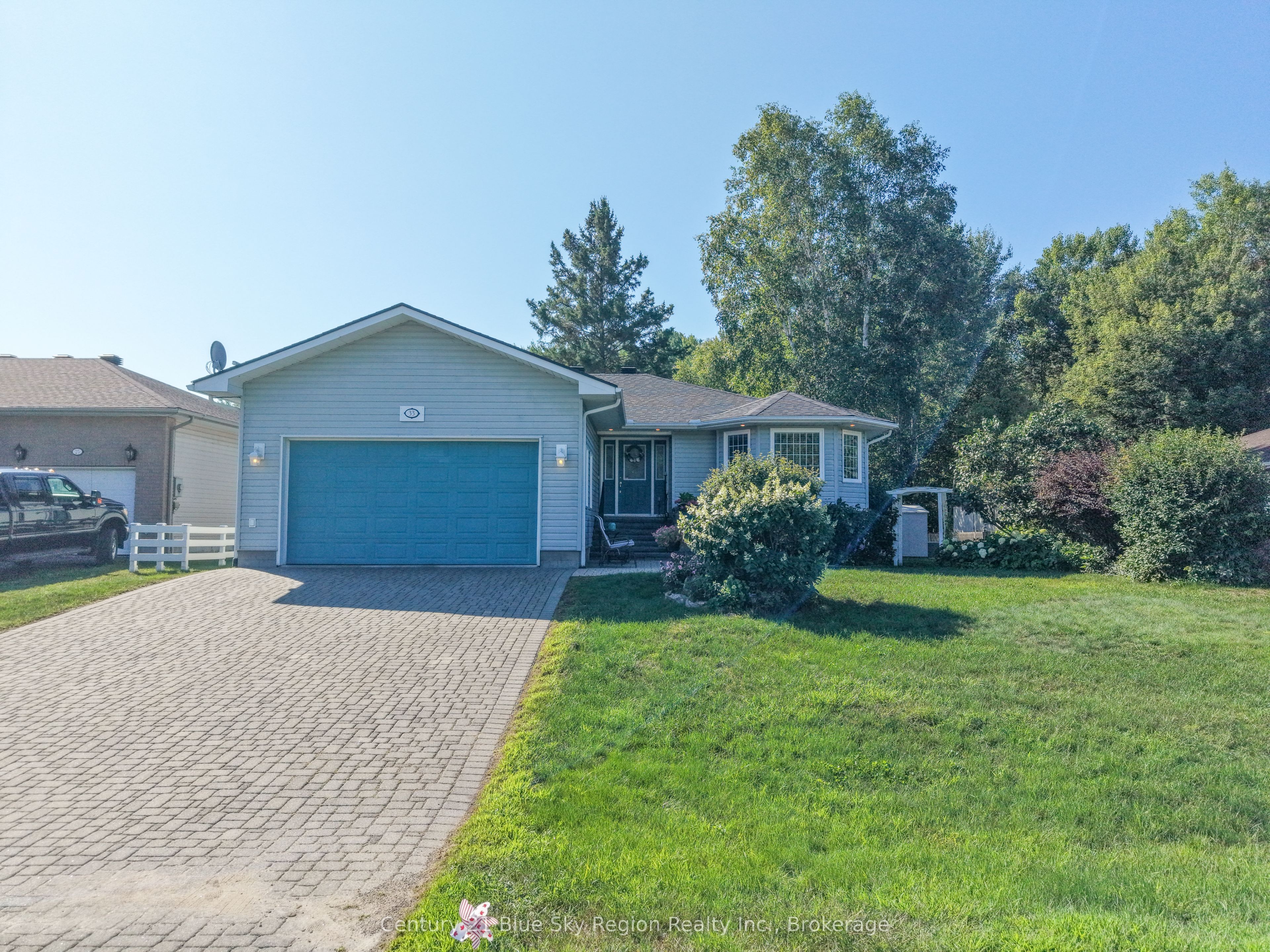 33 Golf Course Road Property Photo 2
