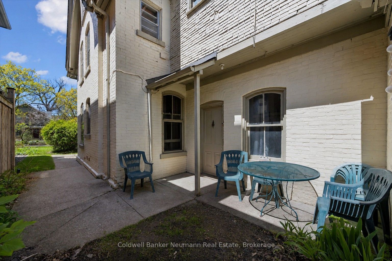 159 Glasgow Street N Property Photo 13