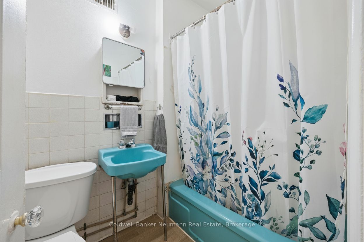 159 Glasgow Street N Property Photo 21