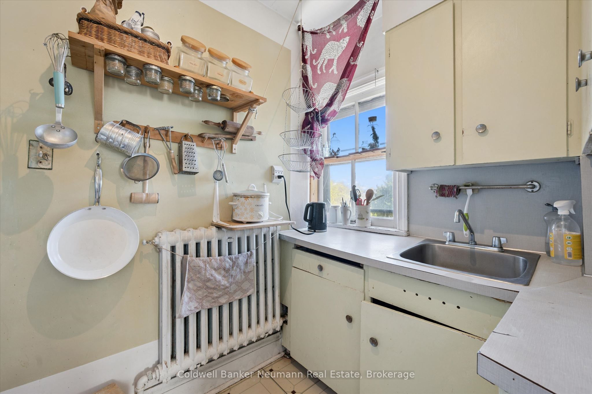 159 Glasgow Street N Property Photo 33