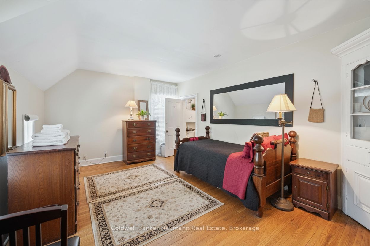 159 Glasgow Street N Property Photo 38