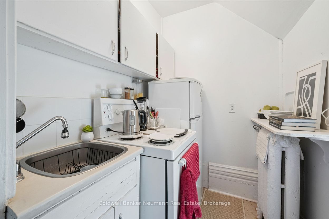 159 Glasgow Street N Property Photo 40