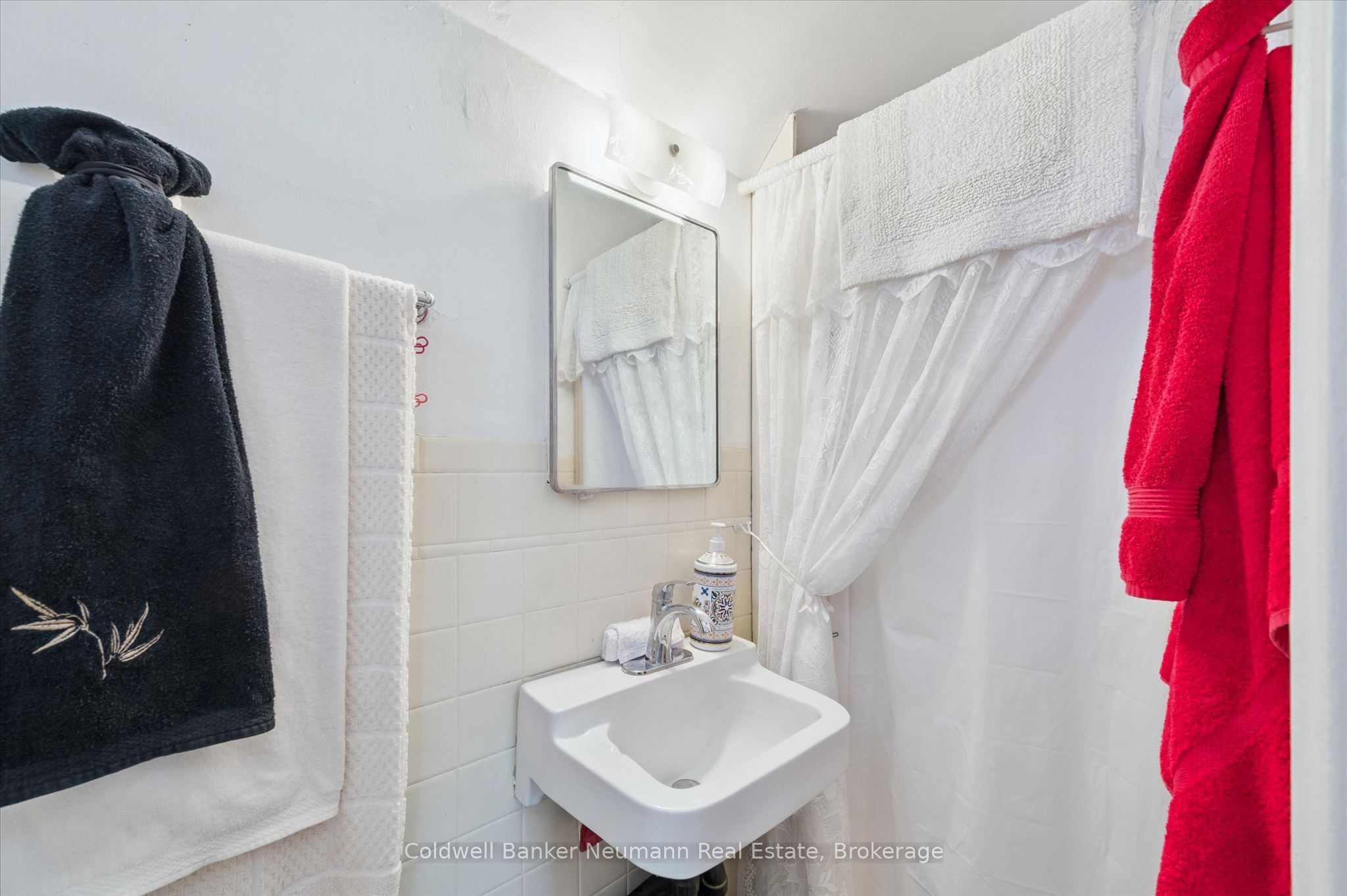 159 Glasgow Street N Property Photo 41