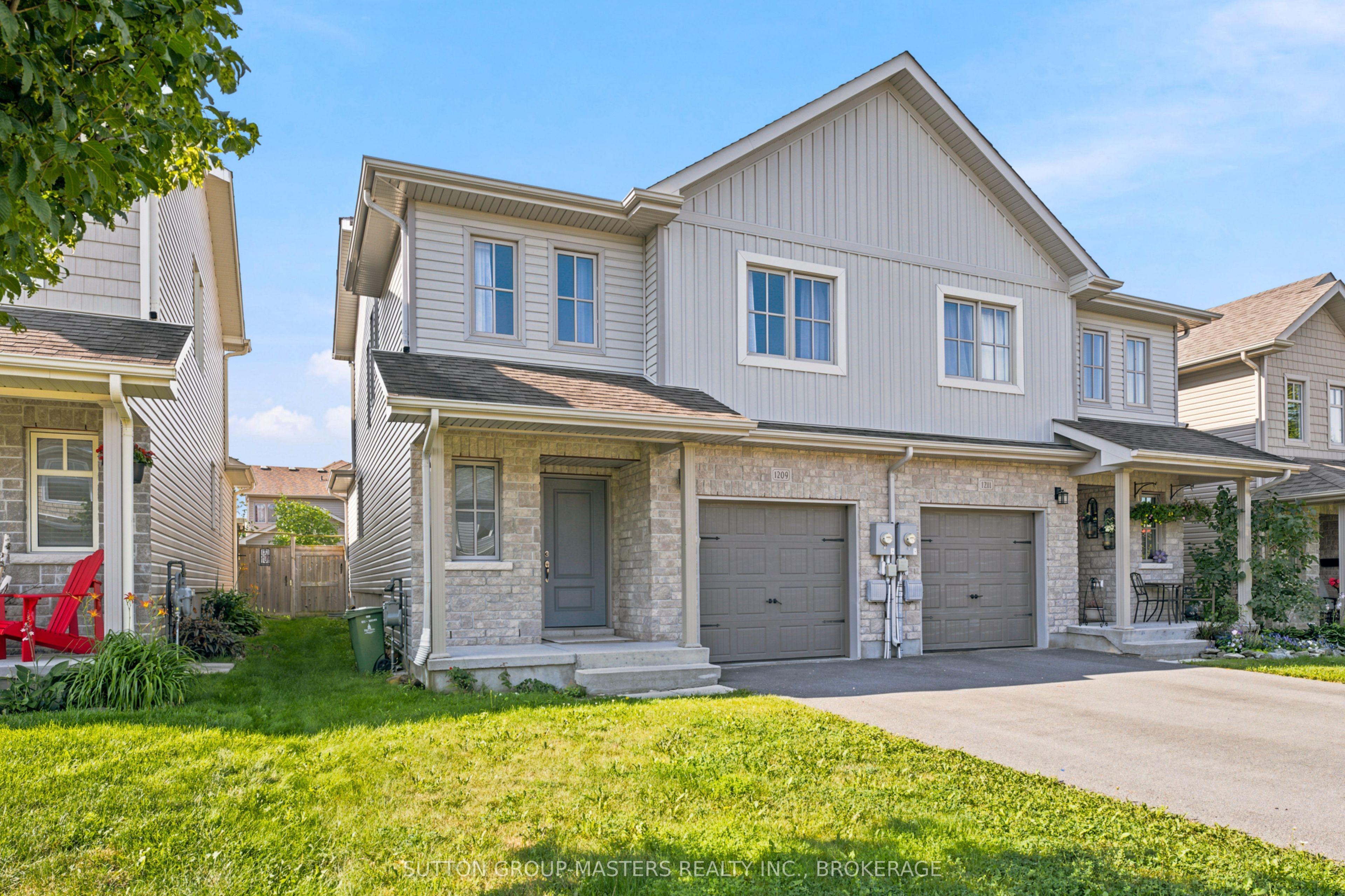 1209 Carfa Crescent Property Photo 2