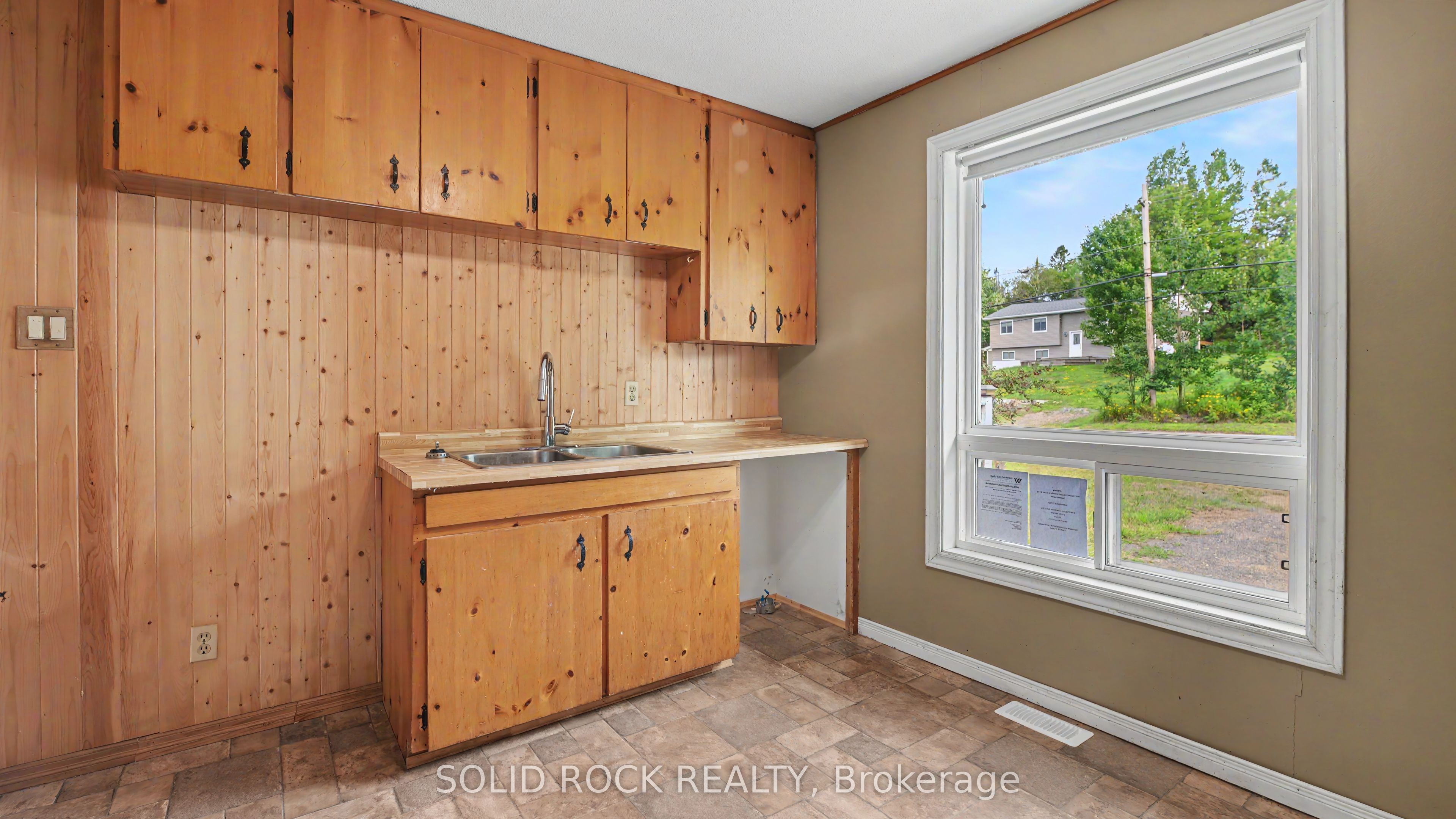 1372 Village Road Property Photo 6