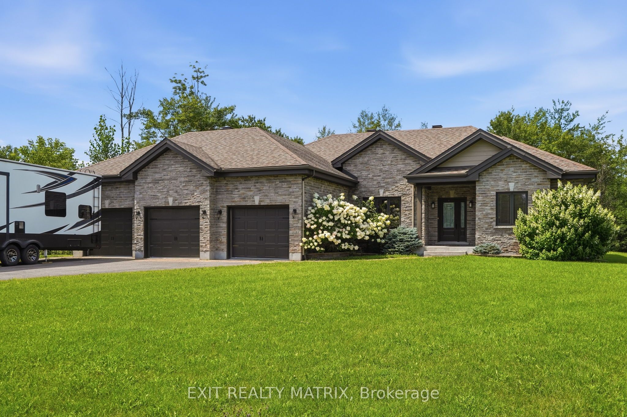 501 Du Parc Road Property Photo 3