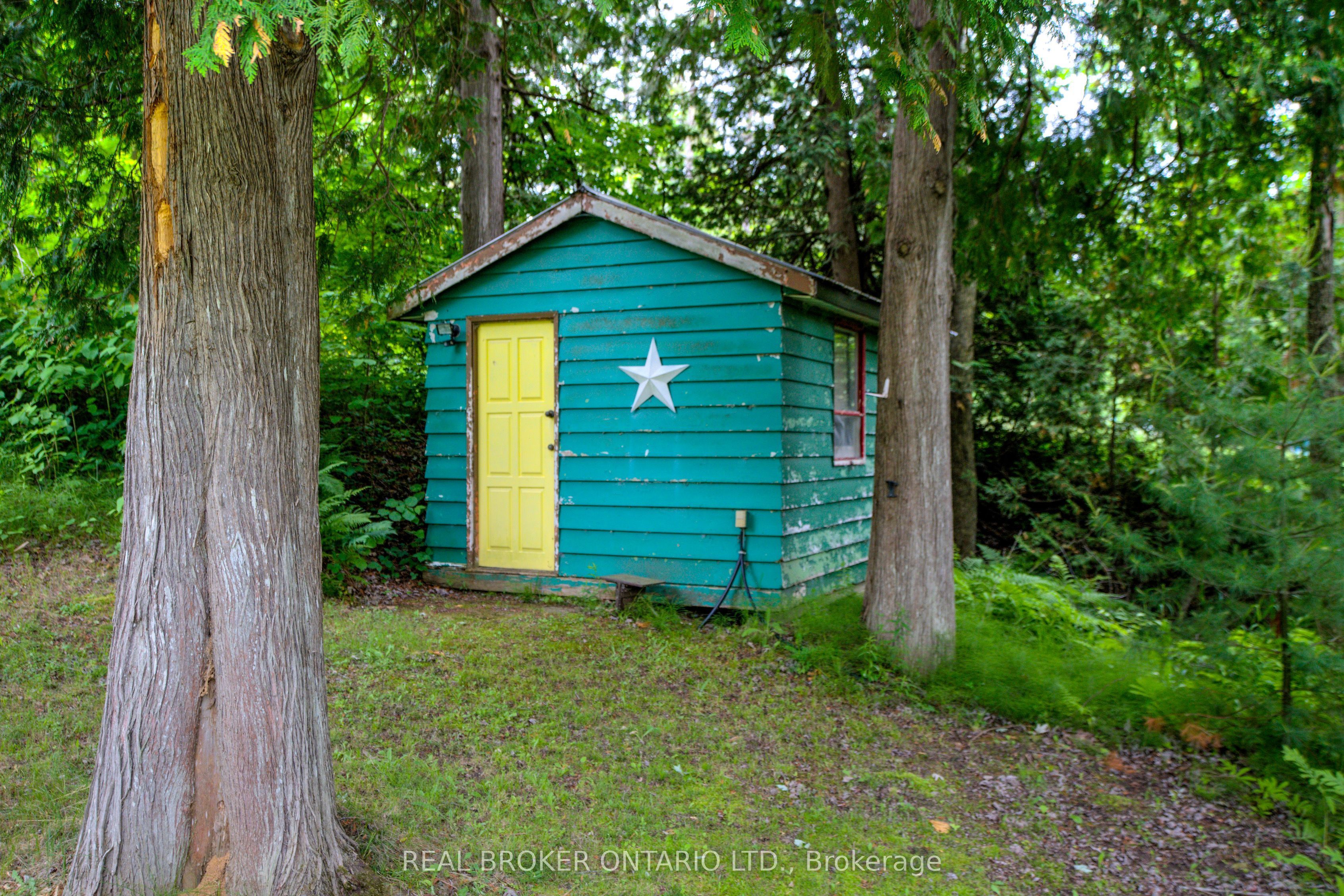 1180 Guigue Road Property Photo 8