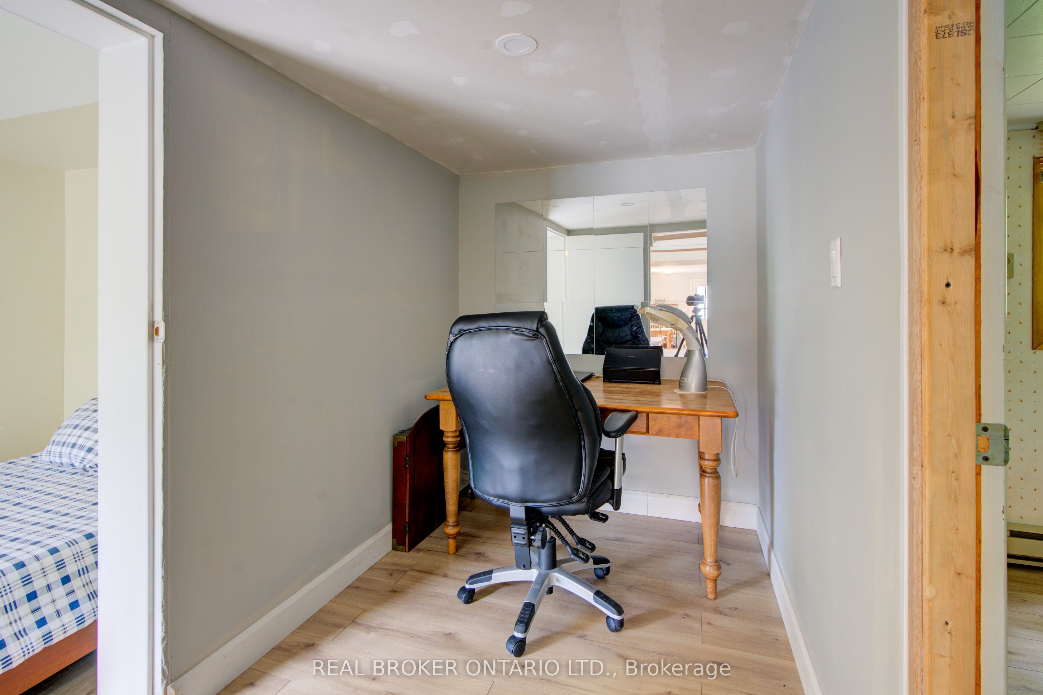 1180 Guigue Road Property Photo 16