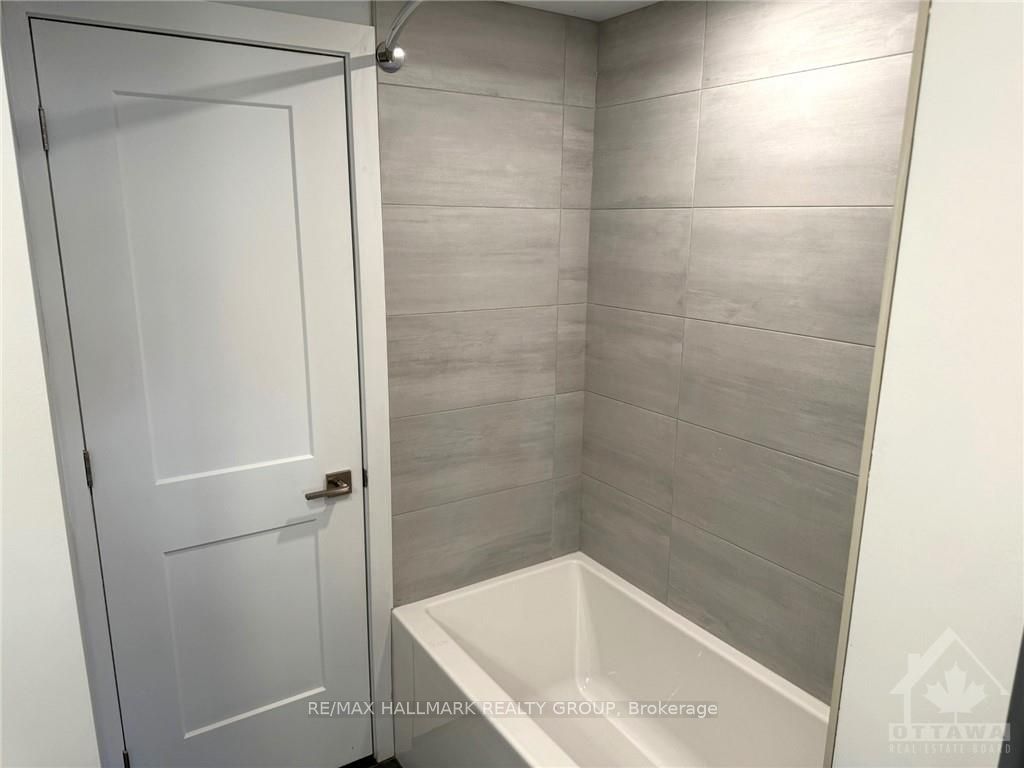 320 Mona Avenue B Property Photo 16