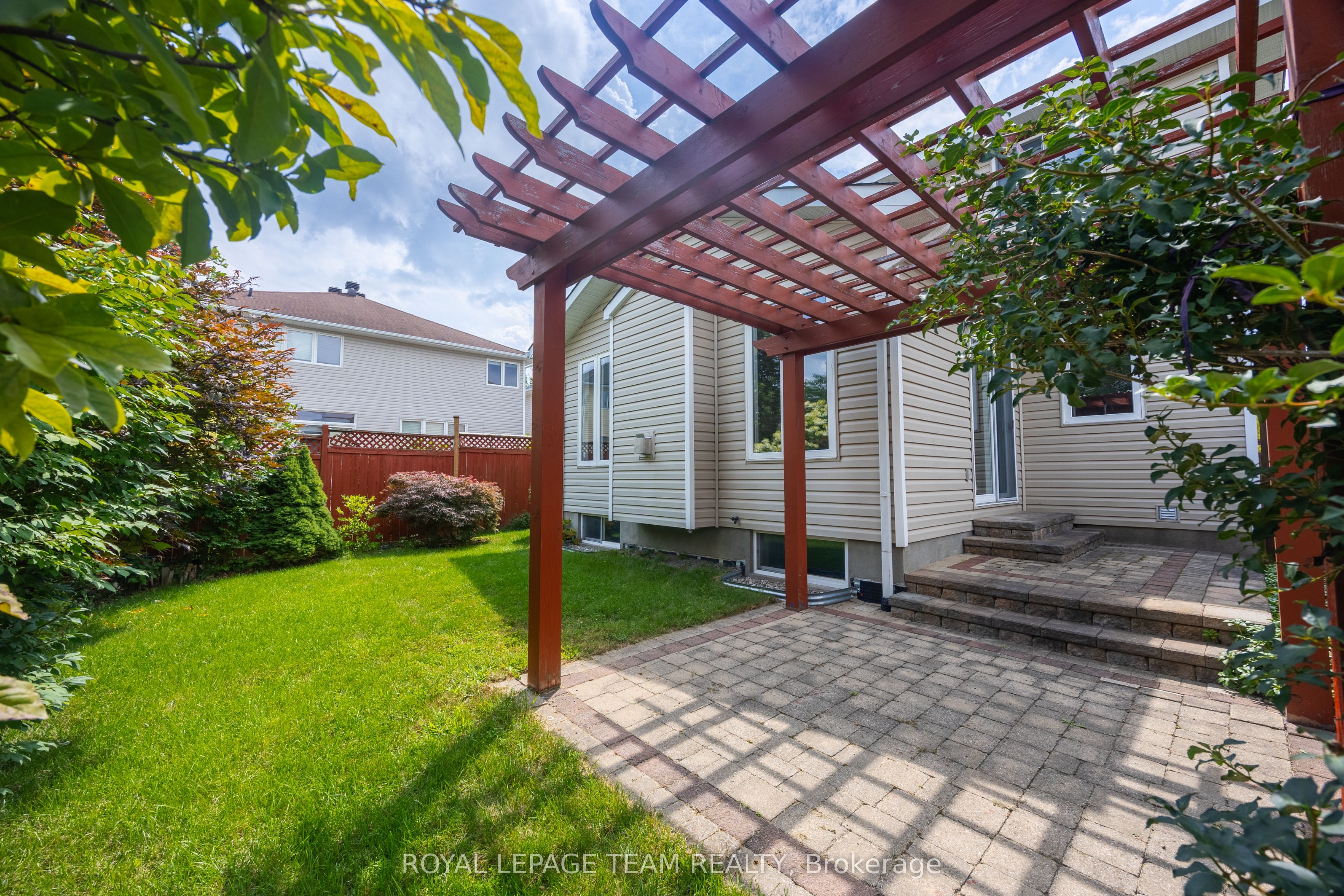 60 Woliston Crescent Property Photo 6