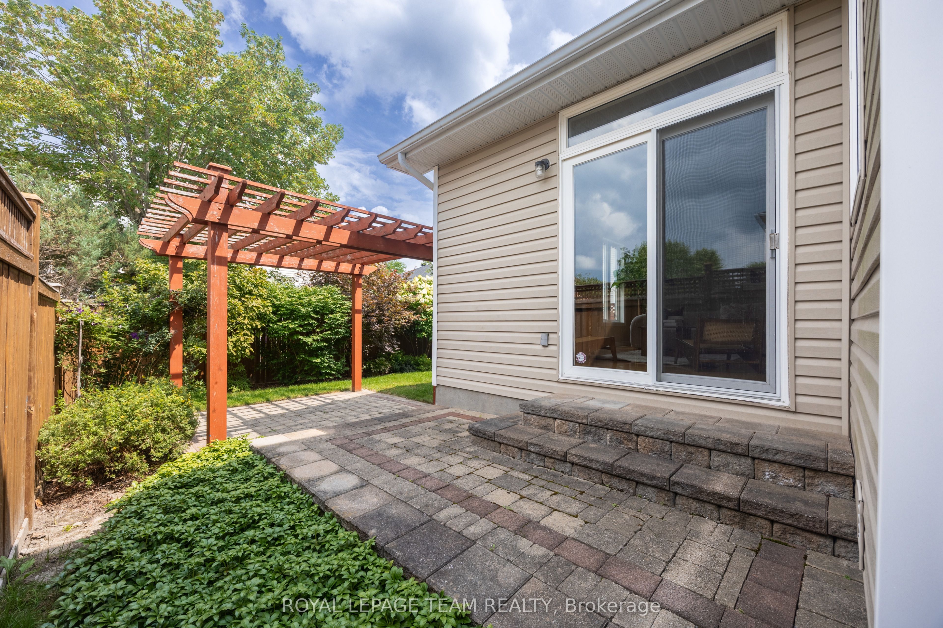 60 Woliston Crescent Property Photo 8