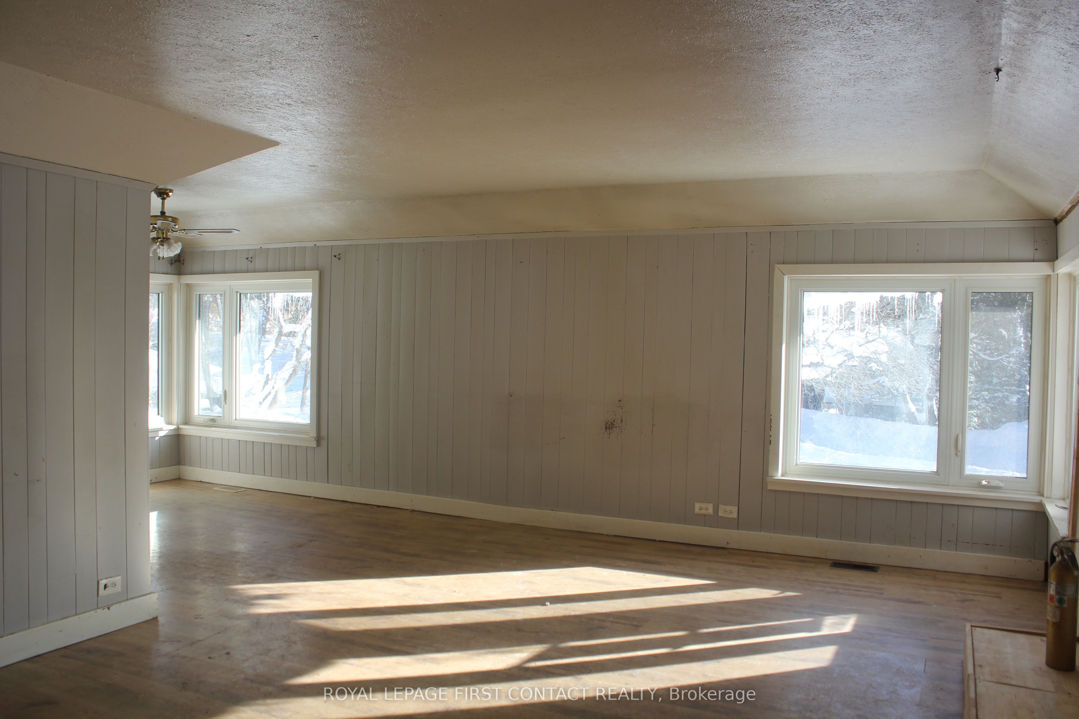 47 Riverside Drive Property Photo 6