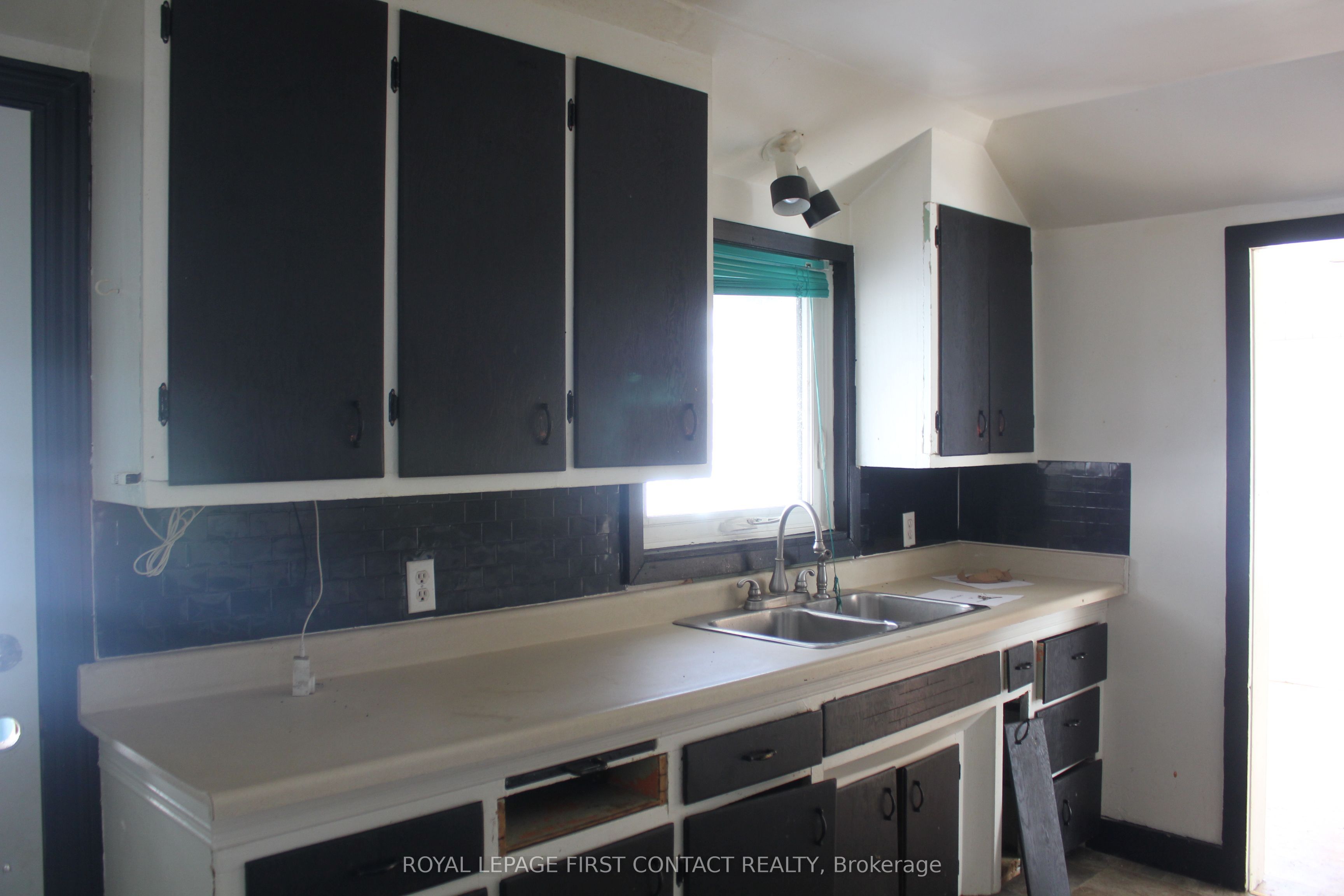 47 Riverside Drive Property Photo 9