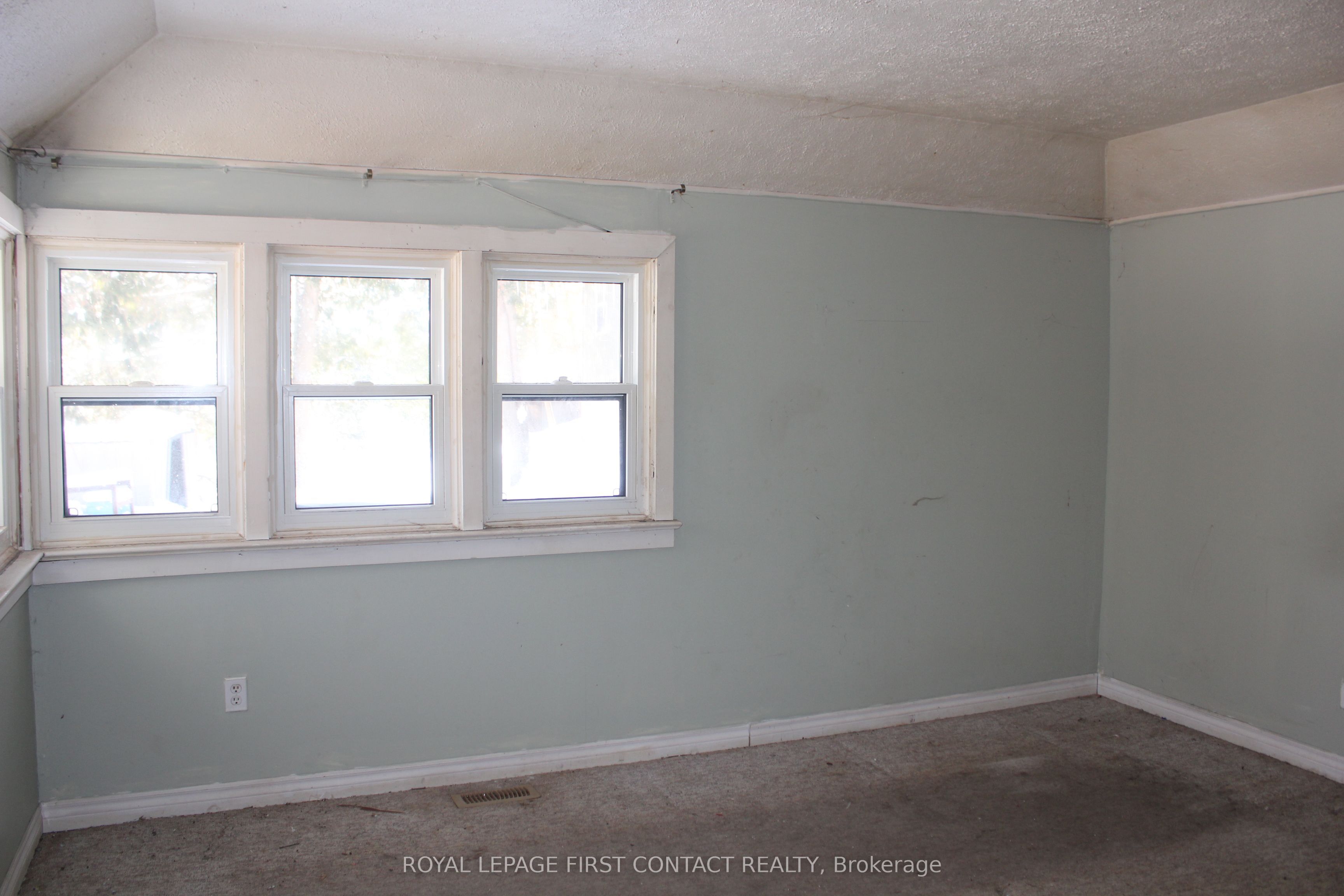 47 Riverside Drive Property Photo 11