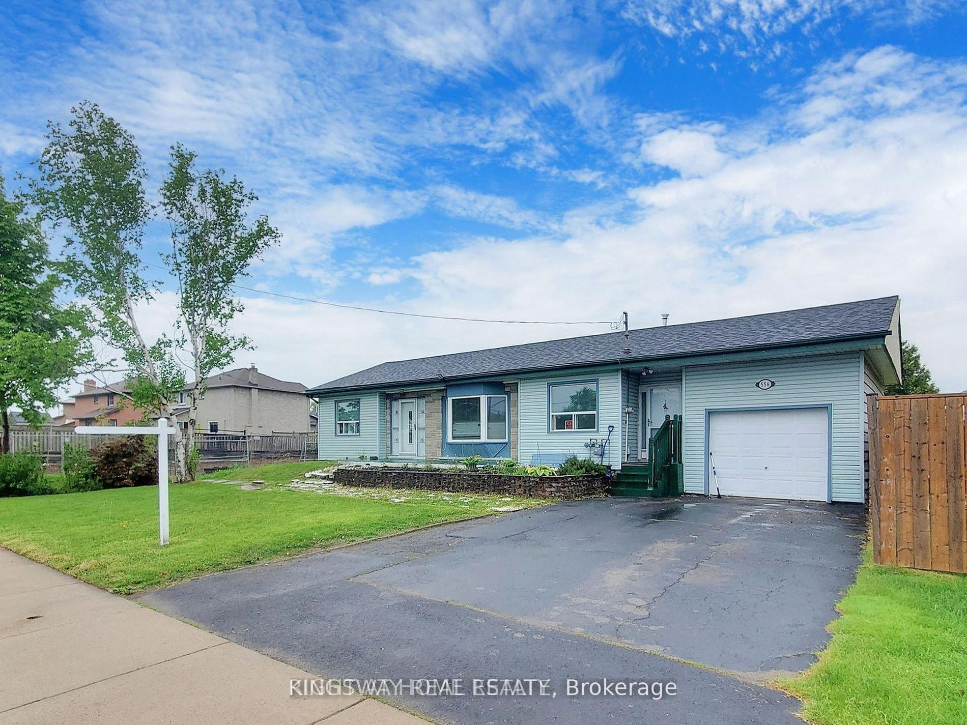 556 Barton Street E Property Photo 1