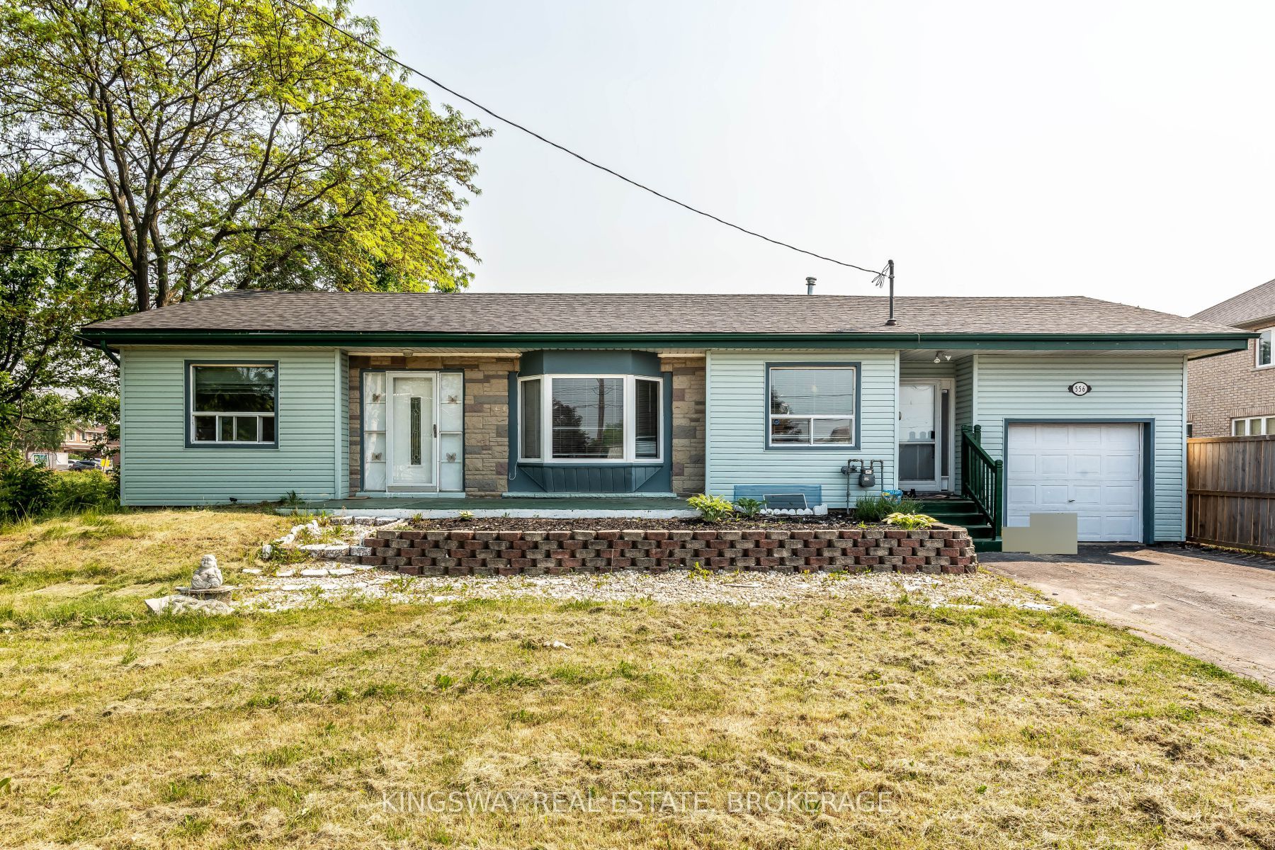 556 Barton Street E Property Photo 2