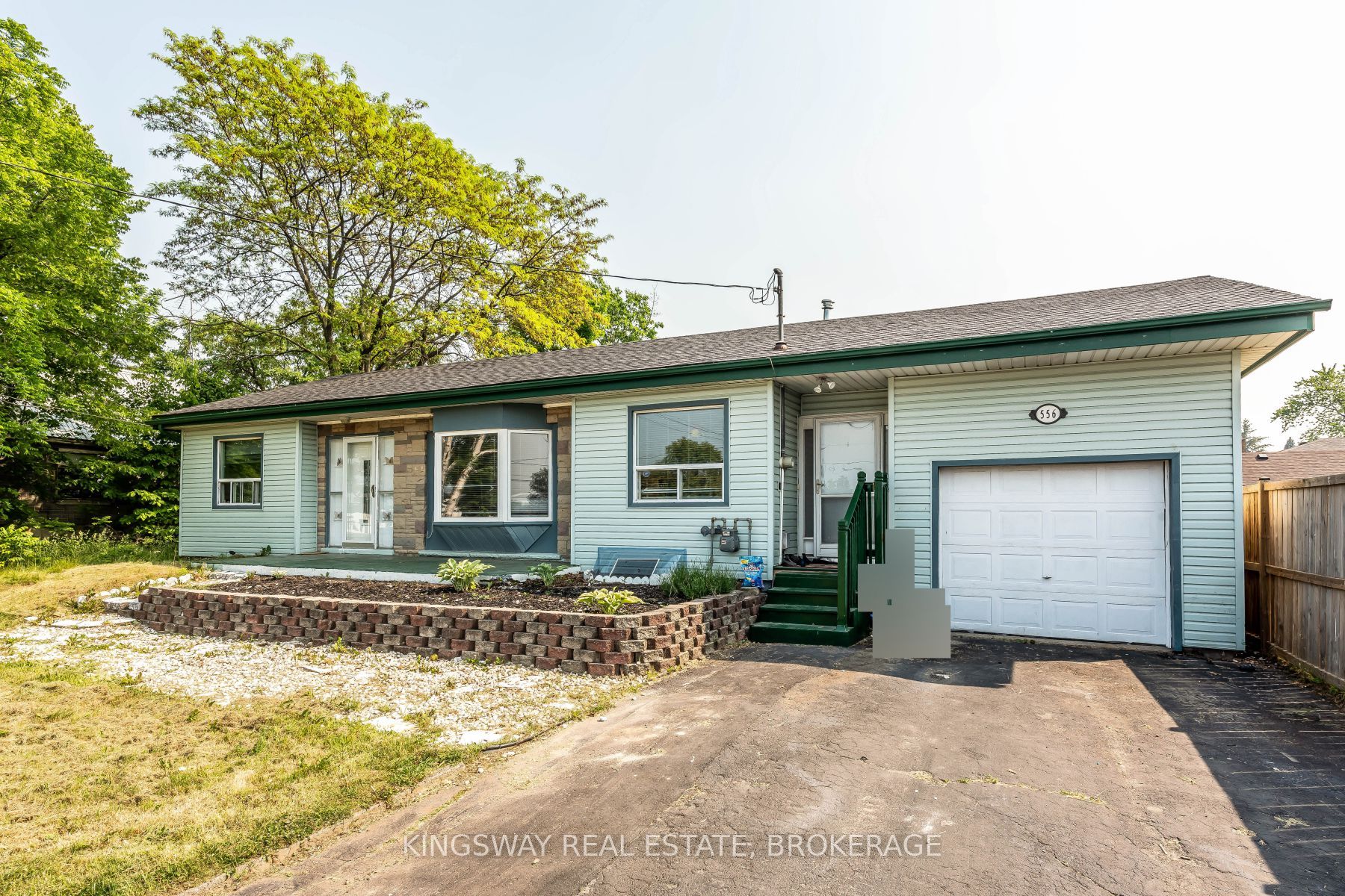 556 Barton Street E Property Photo 3