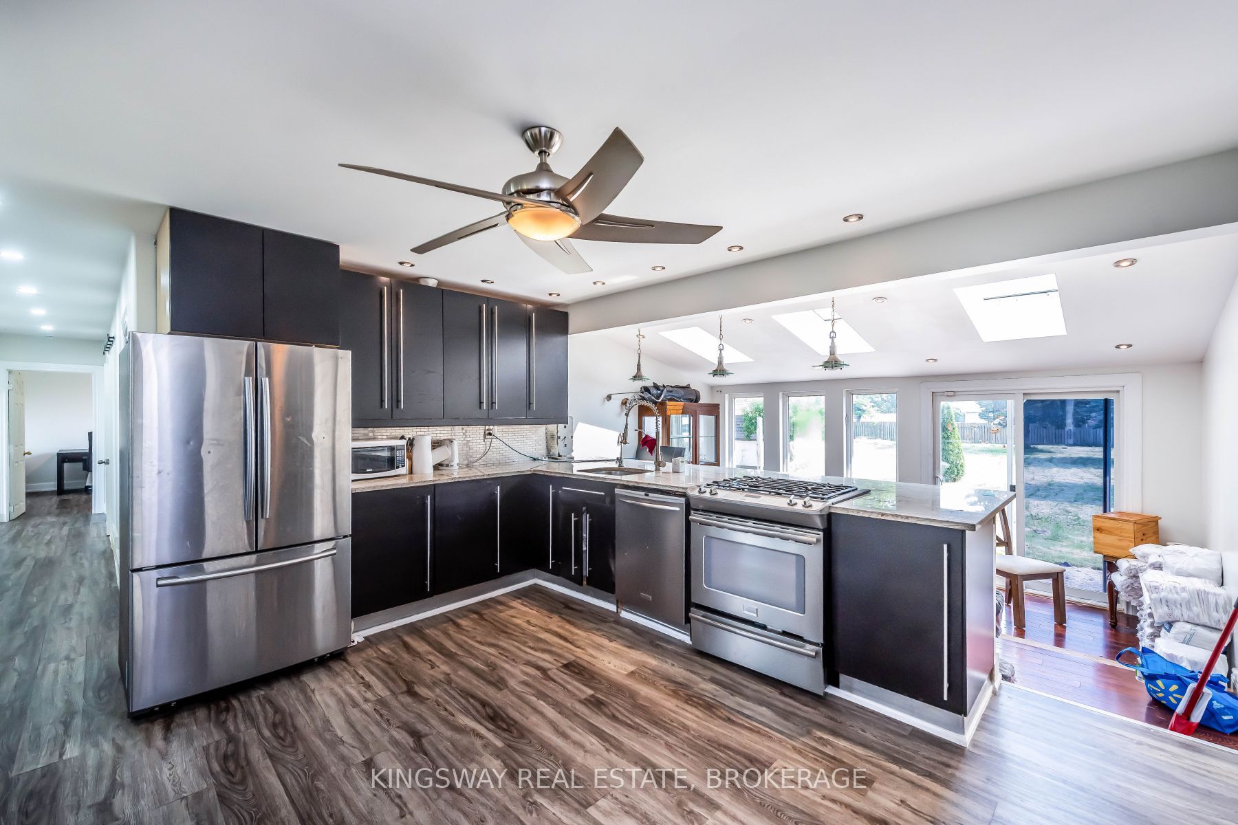 556 Barton Street E Property Photo 10