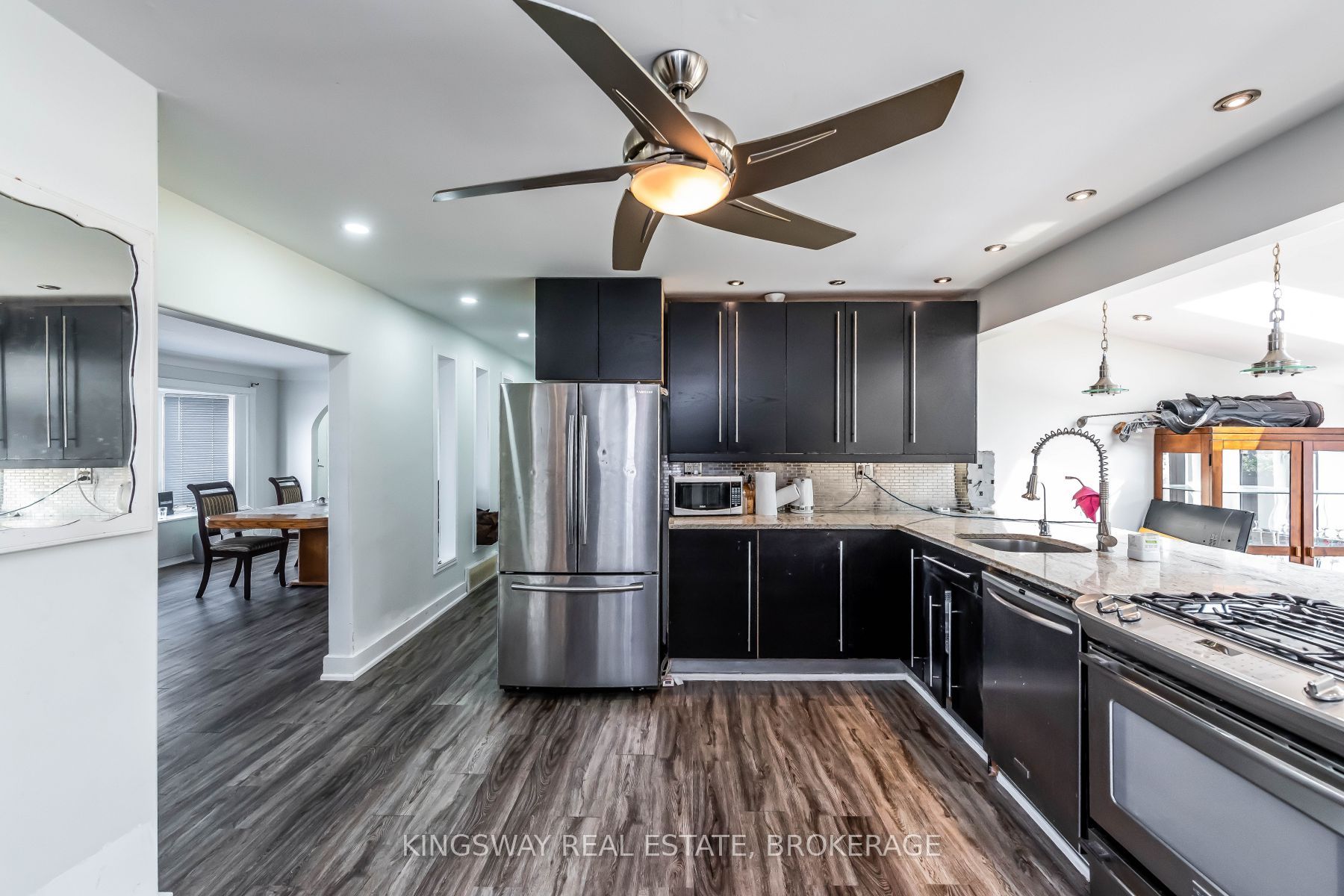 556 Barton Street E Property Photo 11