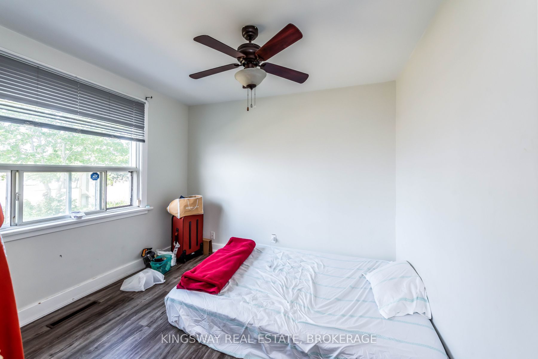 556 Barton Street E Property Photo 18