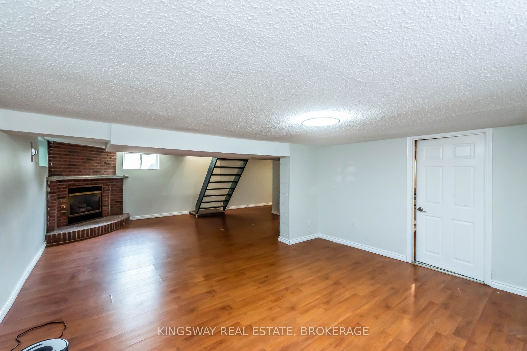 556 Barton Street E Property Photo 22