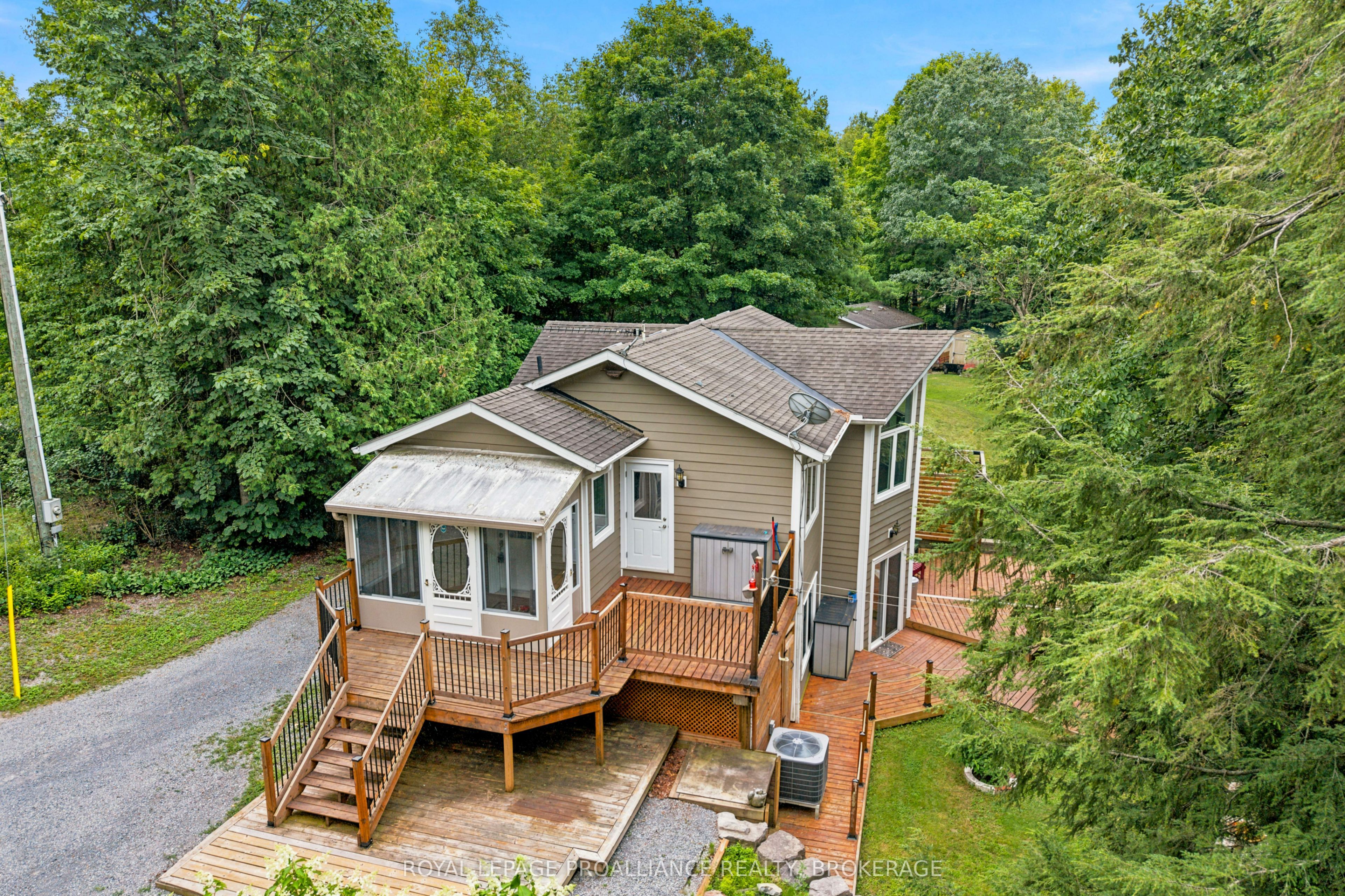 1082 Spring Mill Lane Property Photo 3