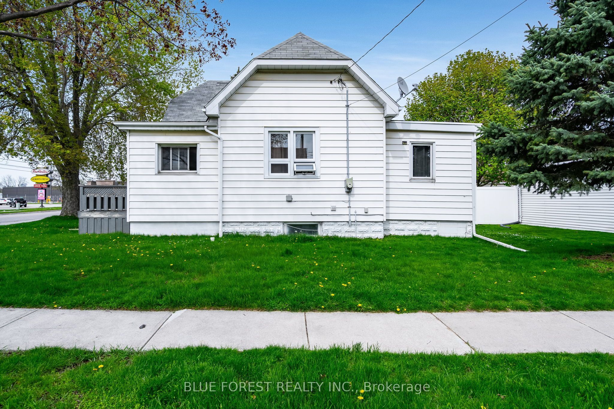 30 Park Avenue E Property Photo 19