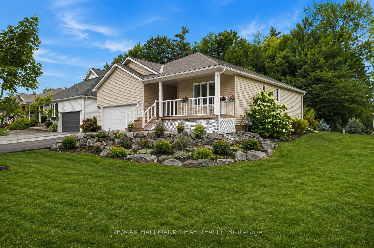156 Pineridge Gate