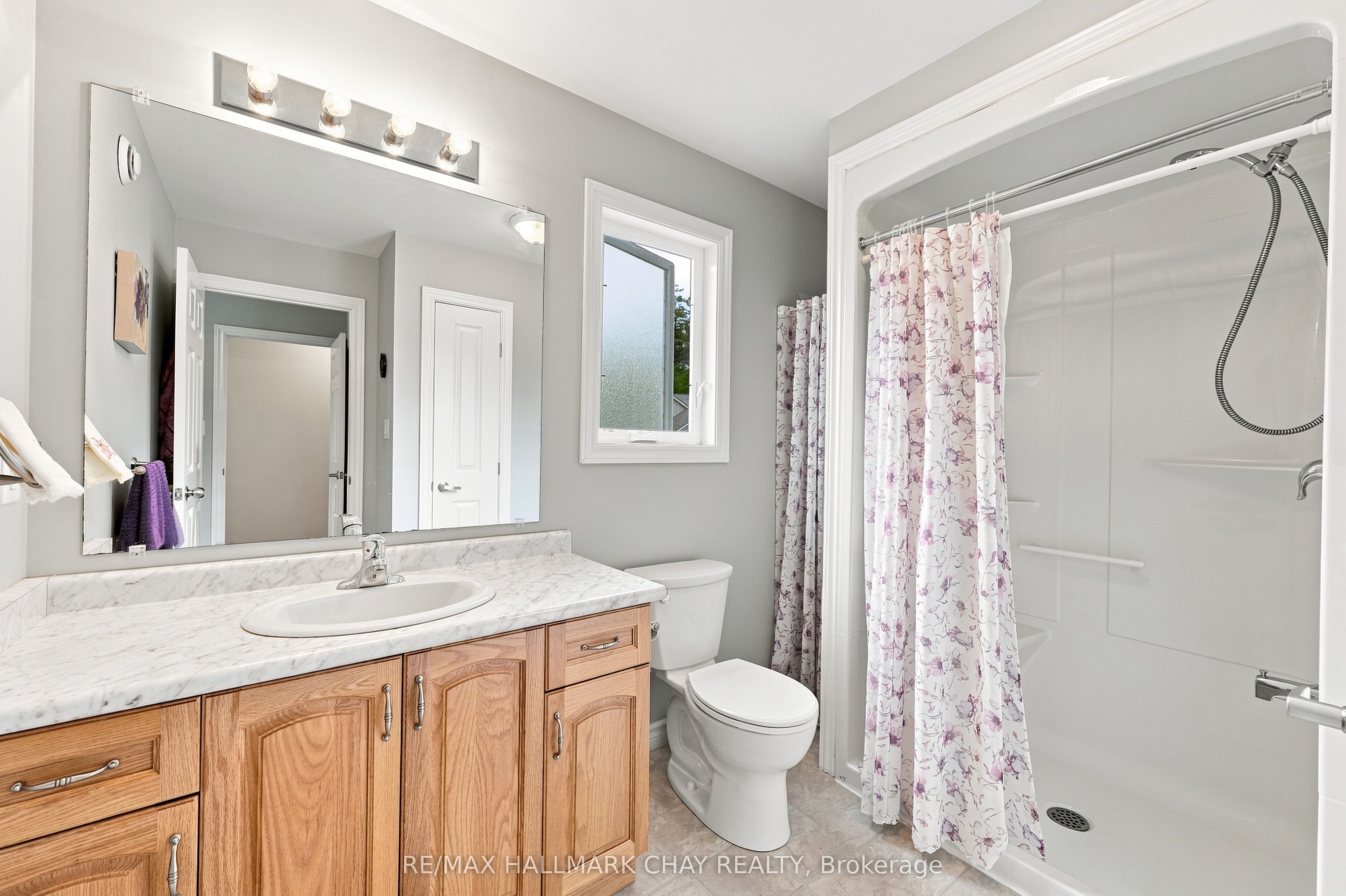 156 Pineridge Gate Property Photo 14