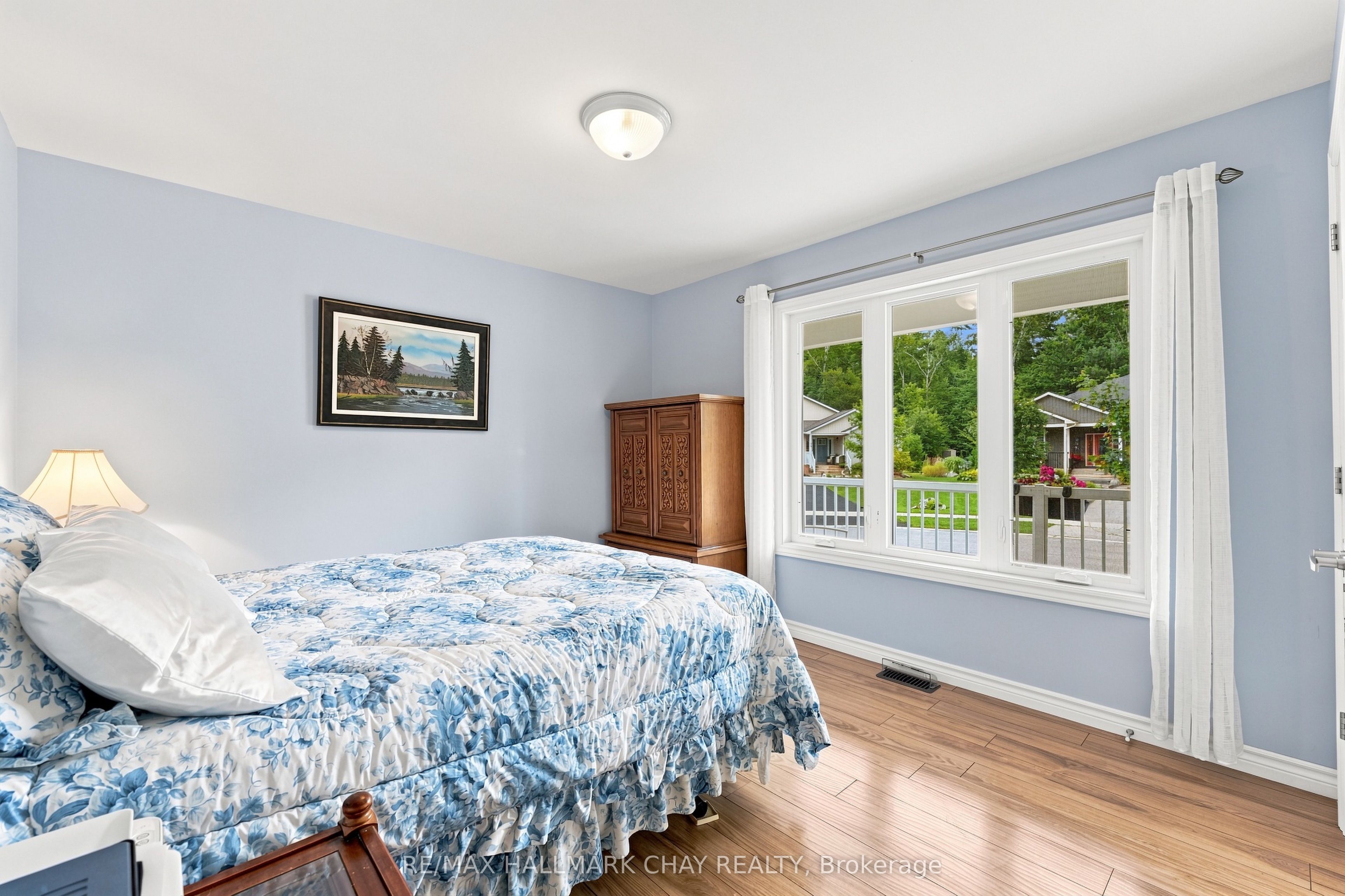 156 Pineridge Gate Property Photo 15